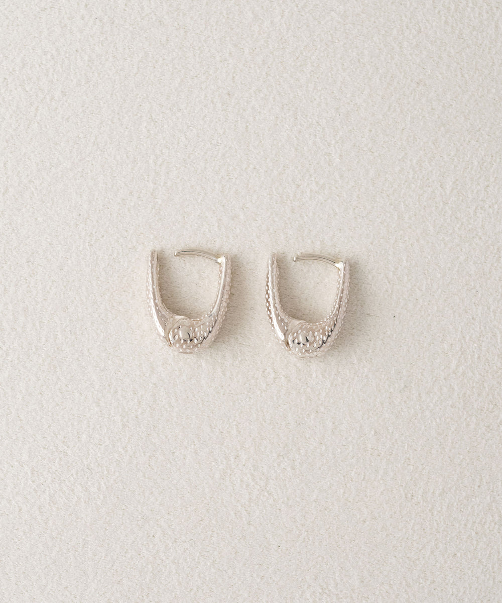 TINY DOT THIN HOOPS｜R.ALAGAN(ララガン)公式通販｜ドットピアス