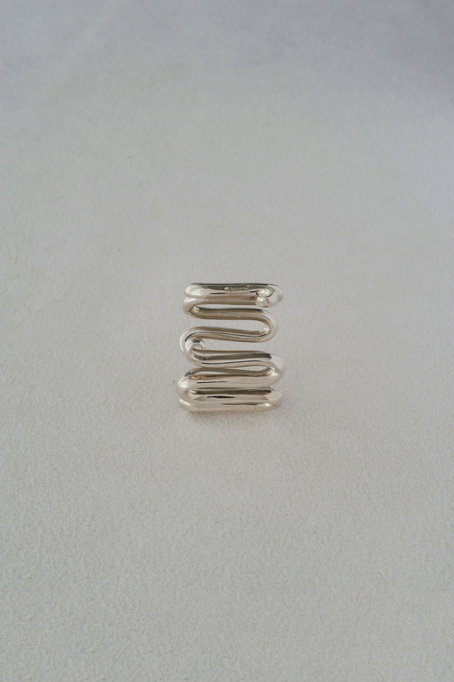 FICKLE RING