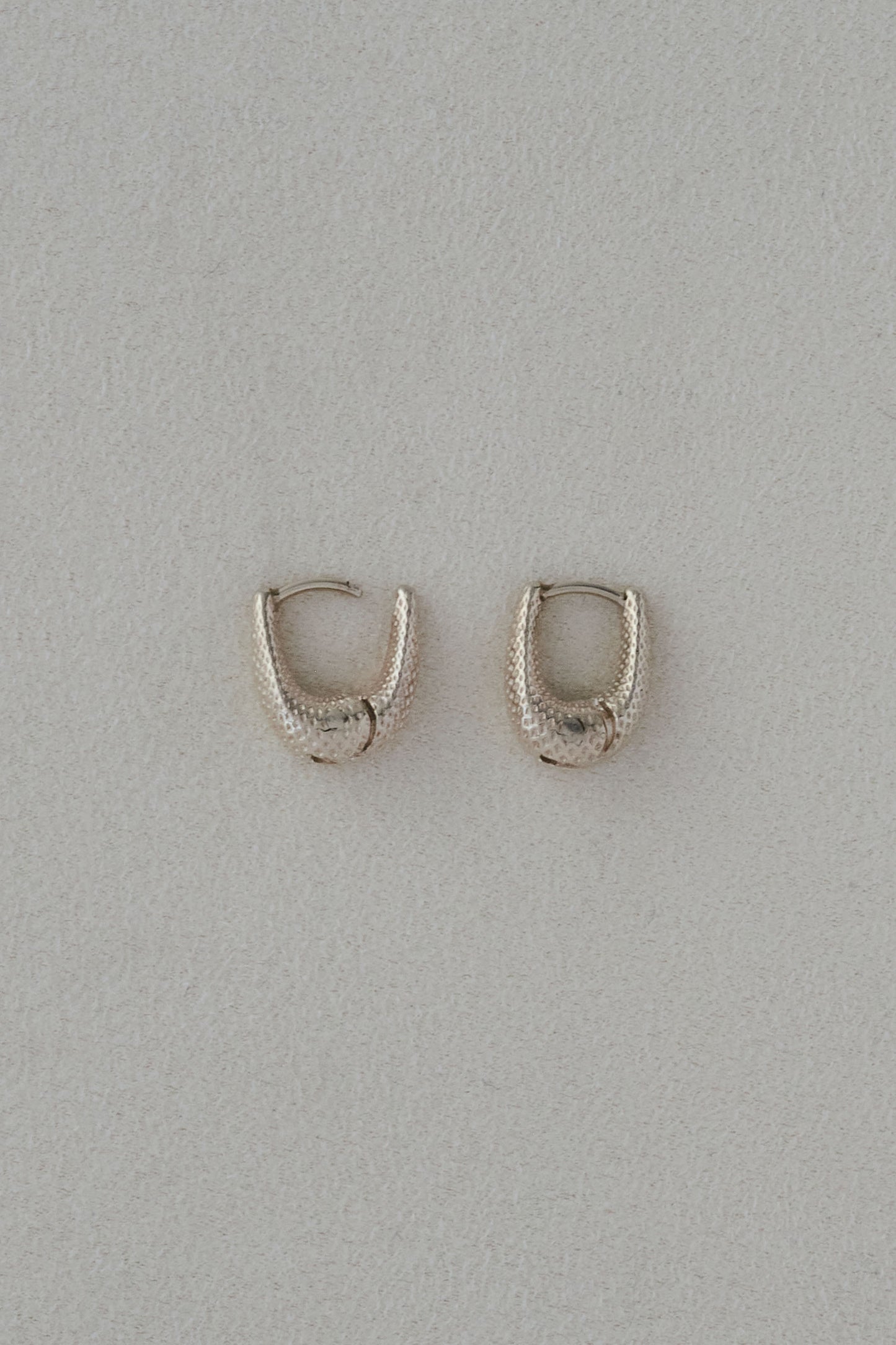 TINY TINY DOT PUFFY HOOPS