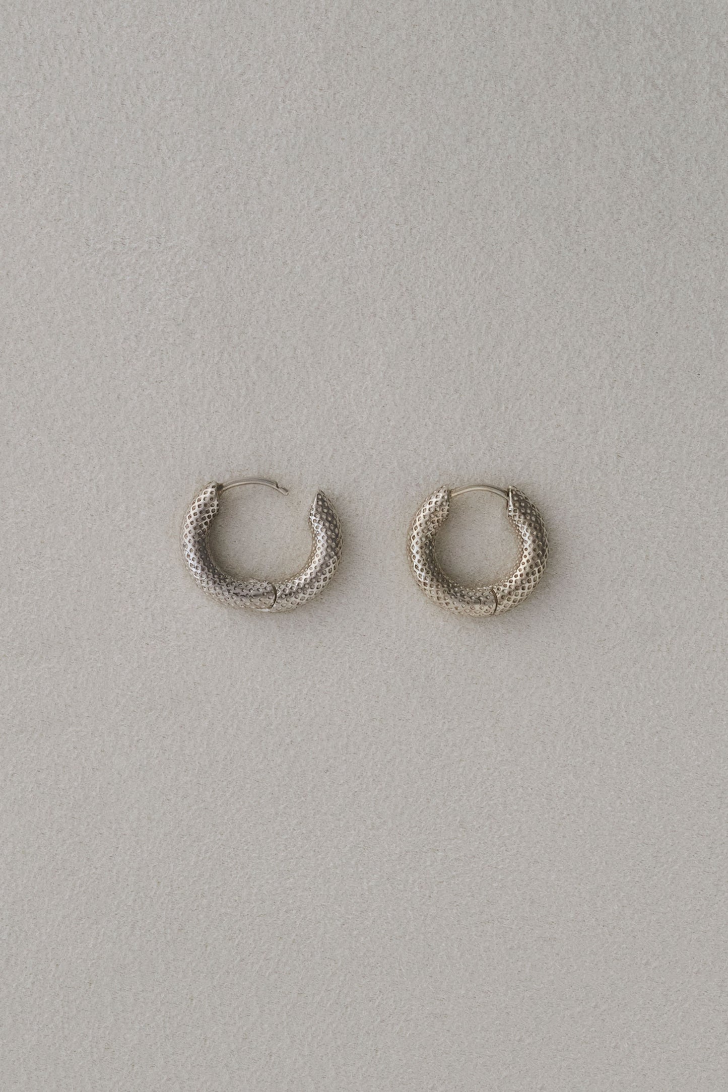 TINY DOT HOOPS