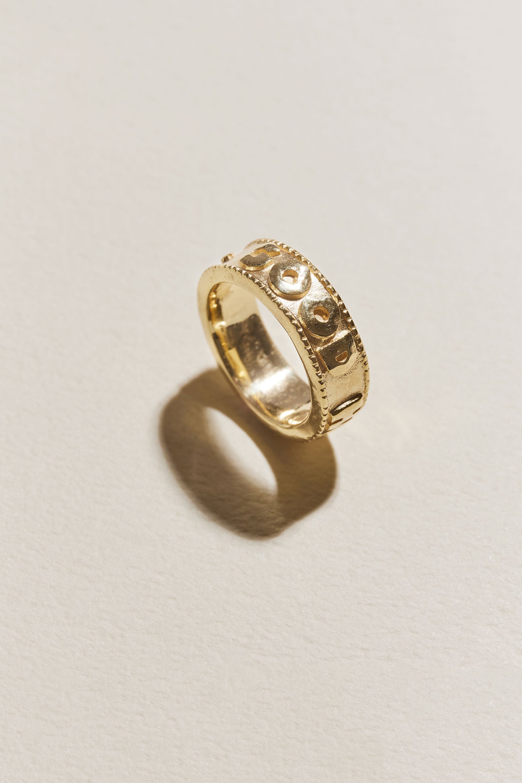 ENGRAVED RING 