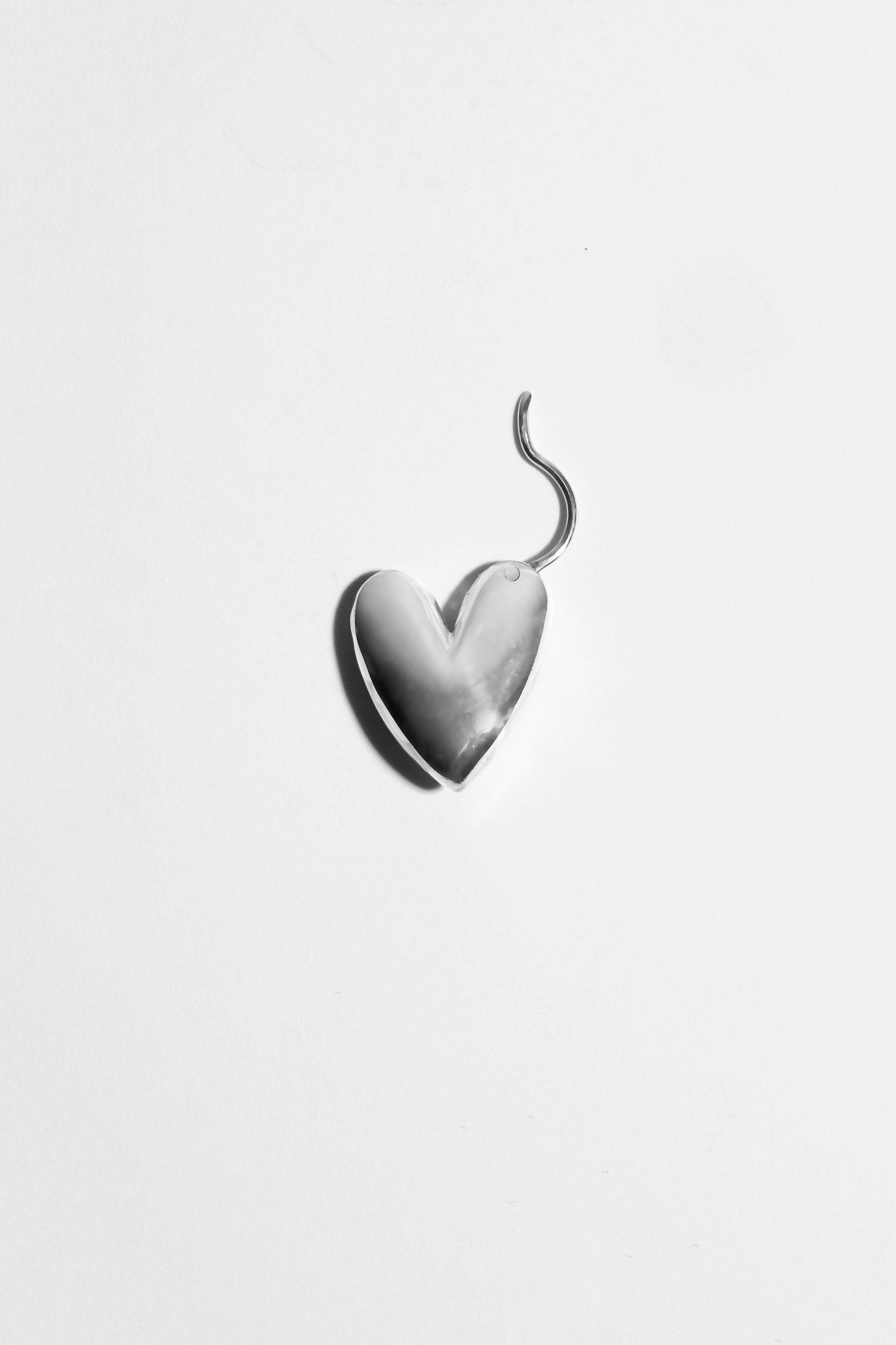 TINY PUFFY HEART HOOPS｜R.ALAGAN(ララガン)公式通販｜パフィハート