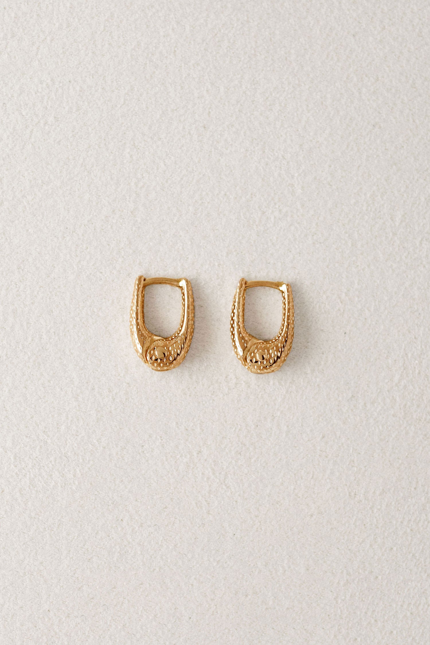 TINY DOT THIN HOOPS｜R.ALAGAN(ララガン)公式通販｜ドットフープ