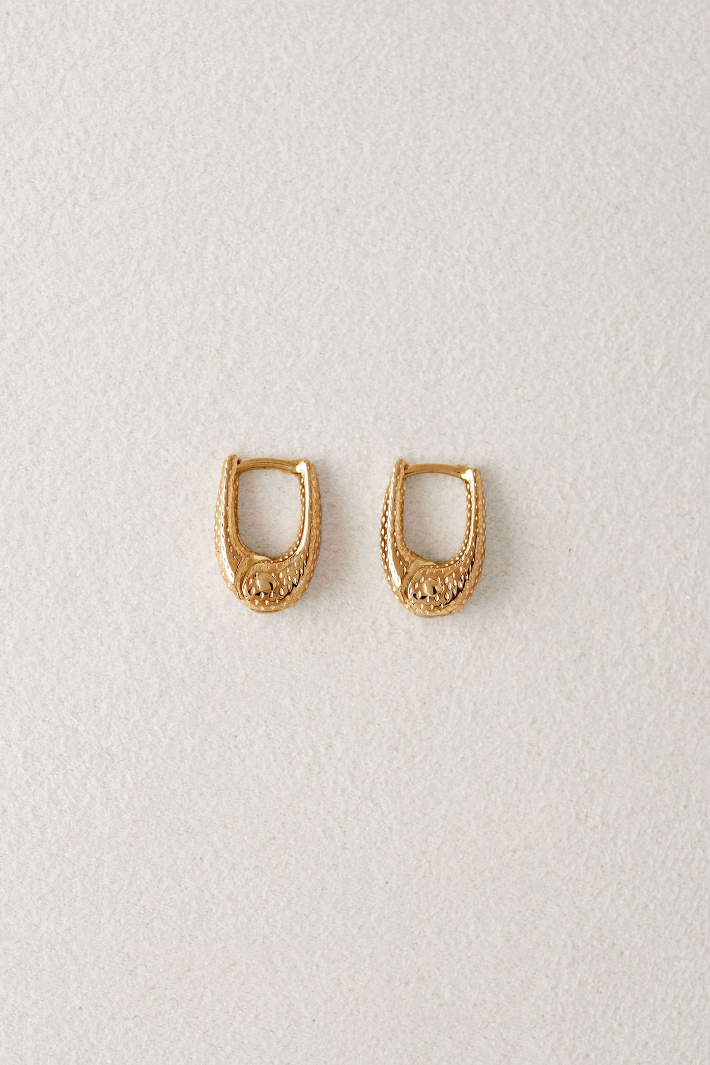 TINY DOT THIN HOOPS