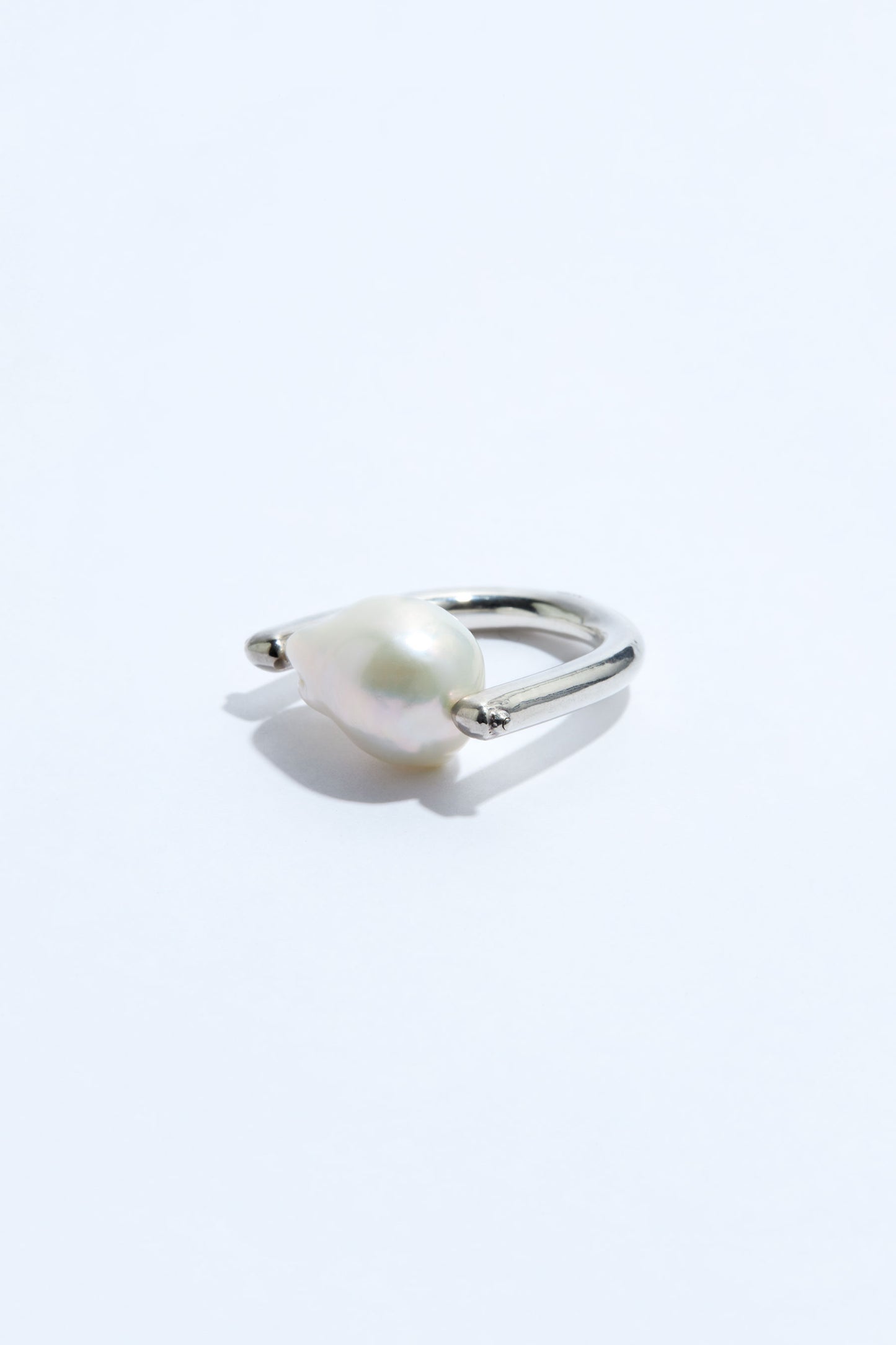 DISTORTED PEARL RING