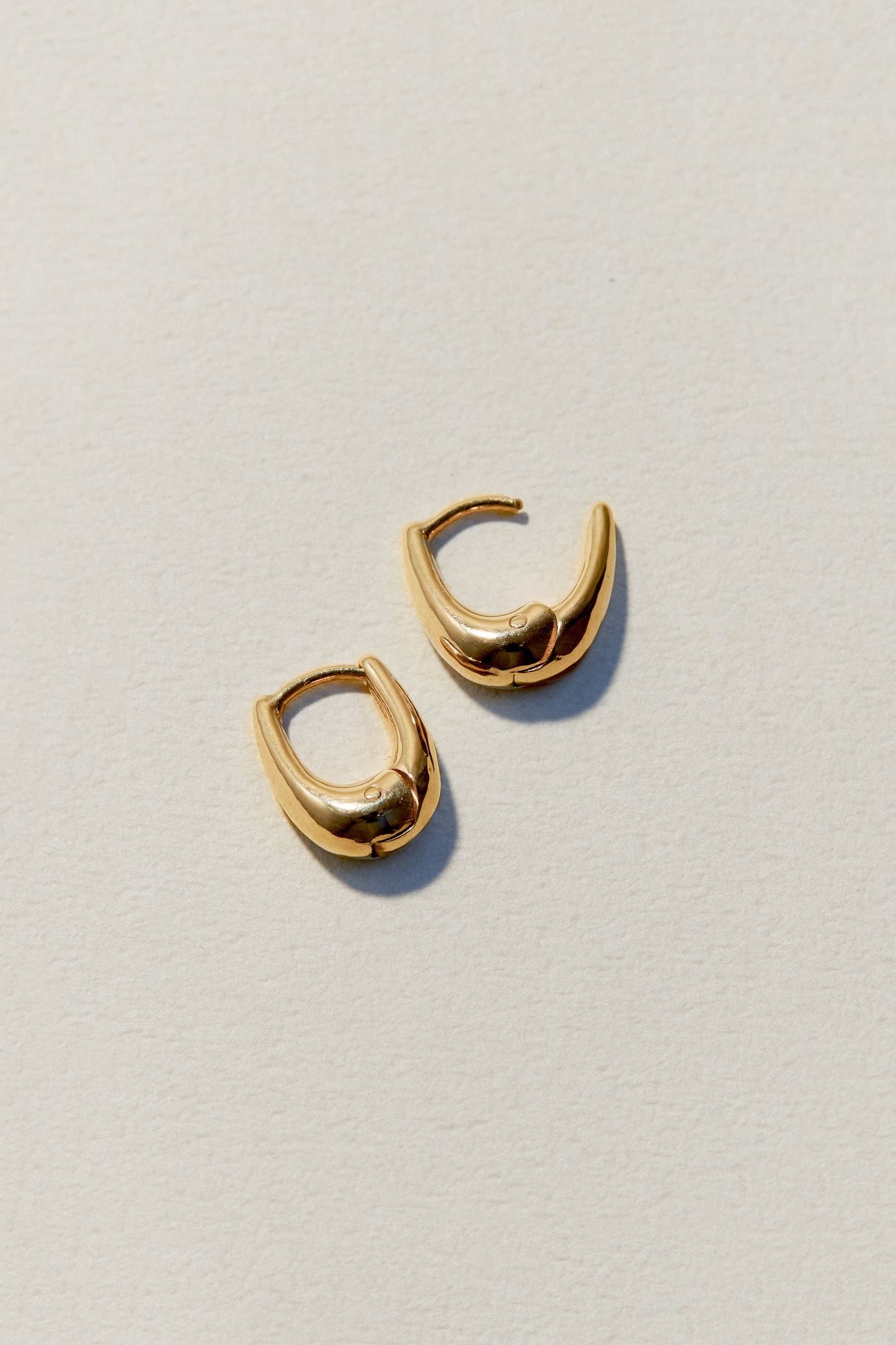 TINY TINY PUFFY HOOPS