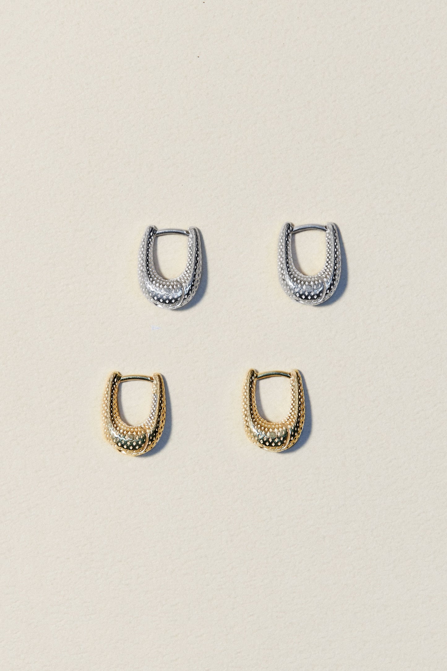 TINY TINY DOT PUFFY HOOPS