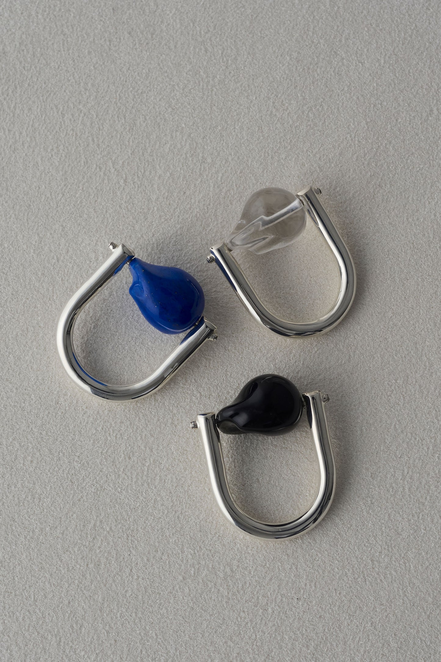 DISTORTED STONE RING
