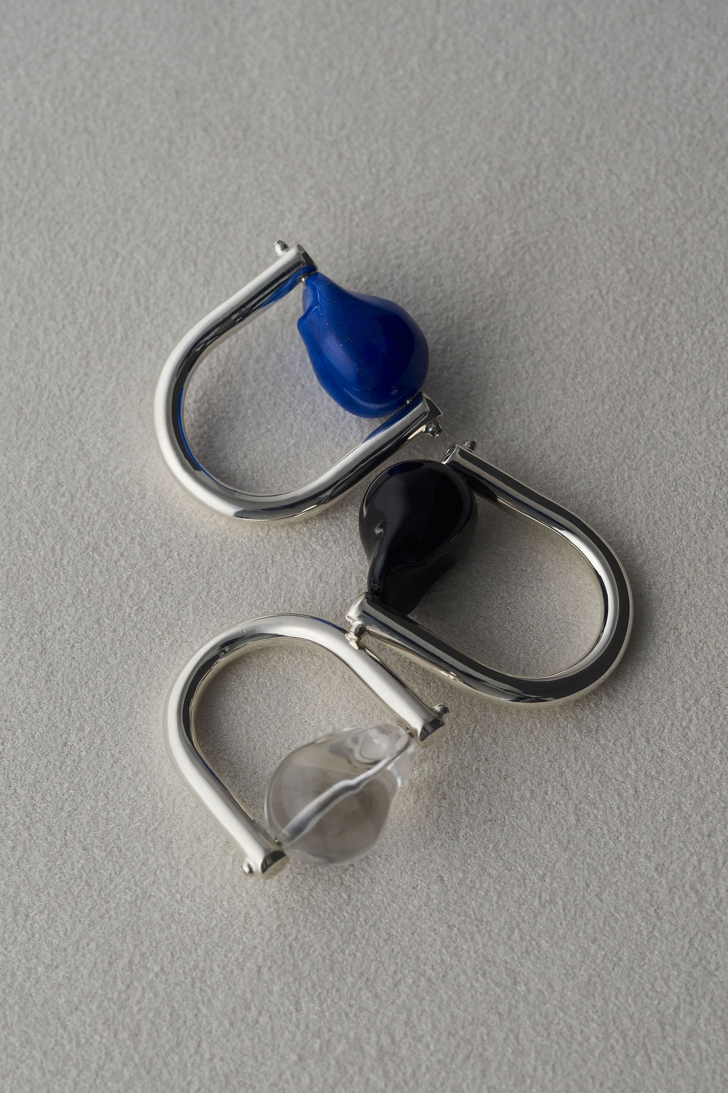 DISTORTED STONE RING