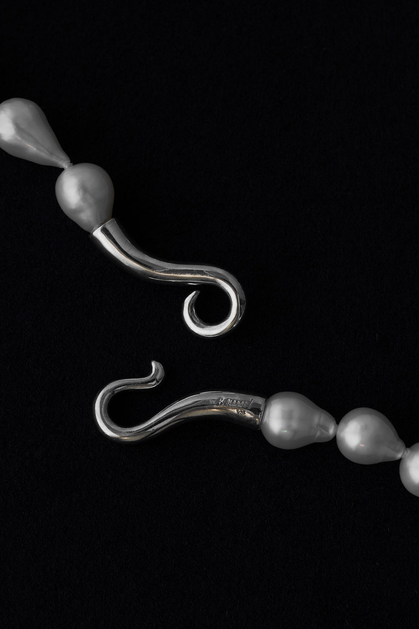 DEWDROP PEARL COLLAR