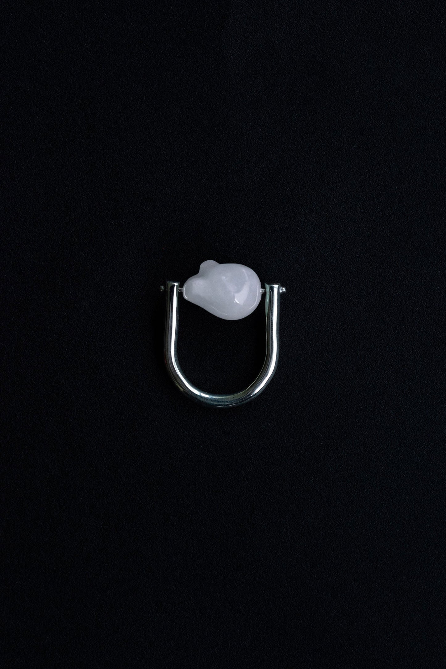 DISTORTED STONE RING