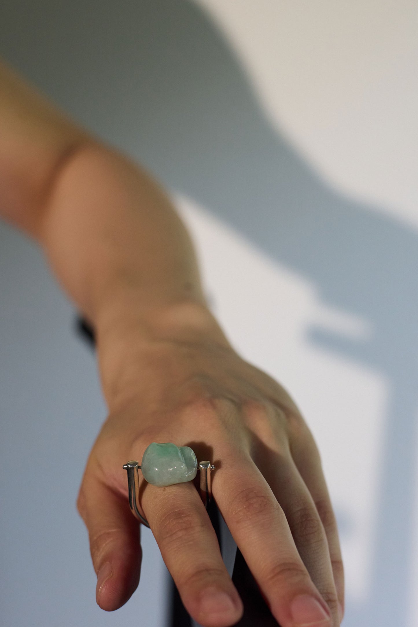 DISTORTED STONE RING