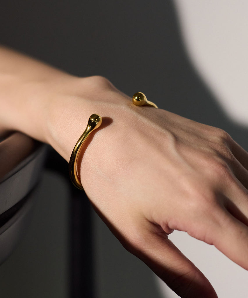 <tc>THIN FIBULA BANGLE</tc>