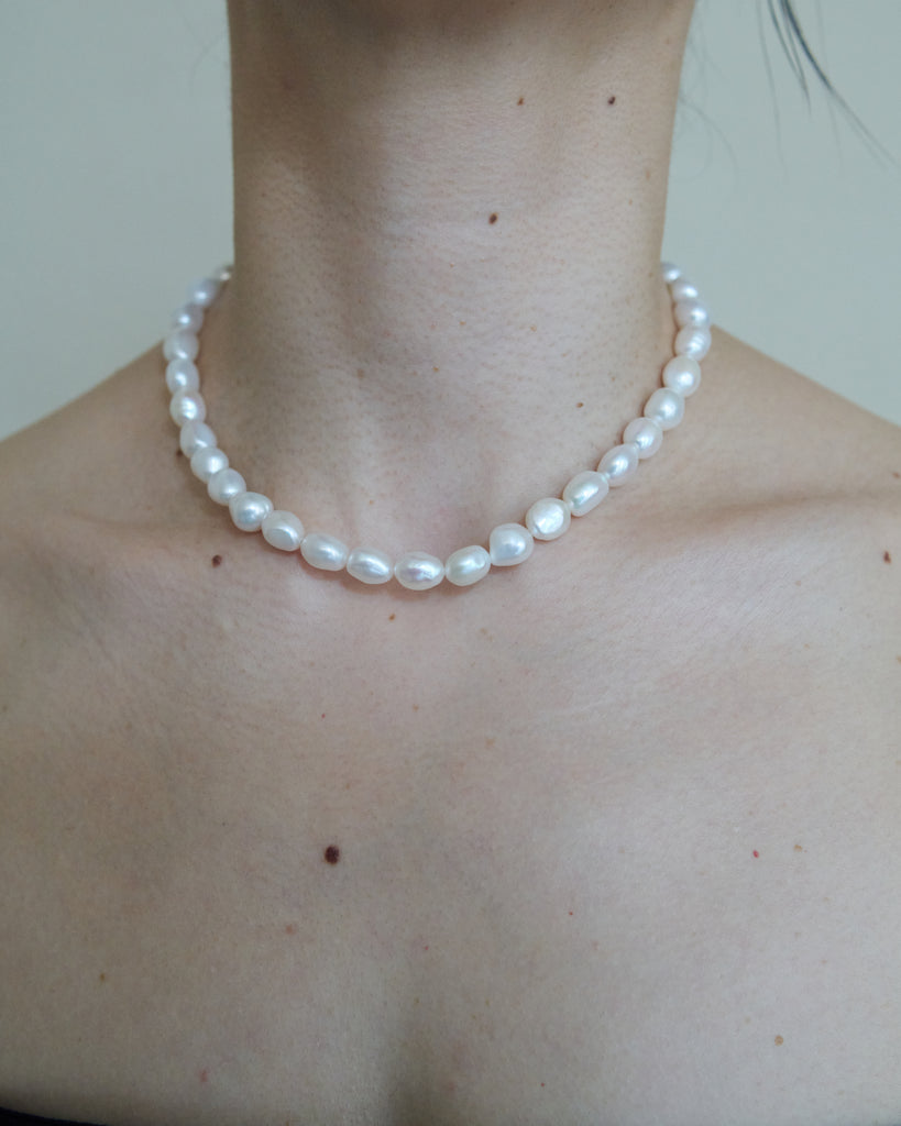 <tc>MADAM PEARL NECKLACE</tc>