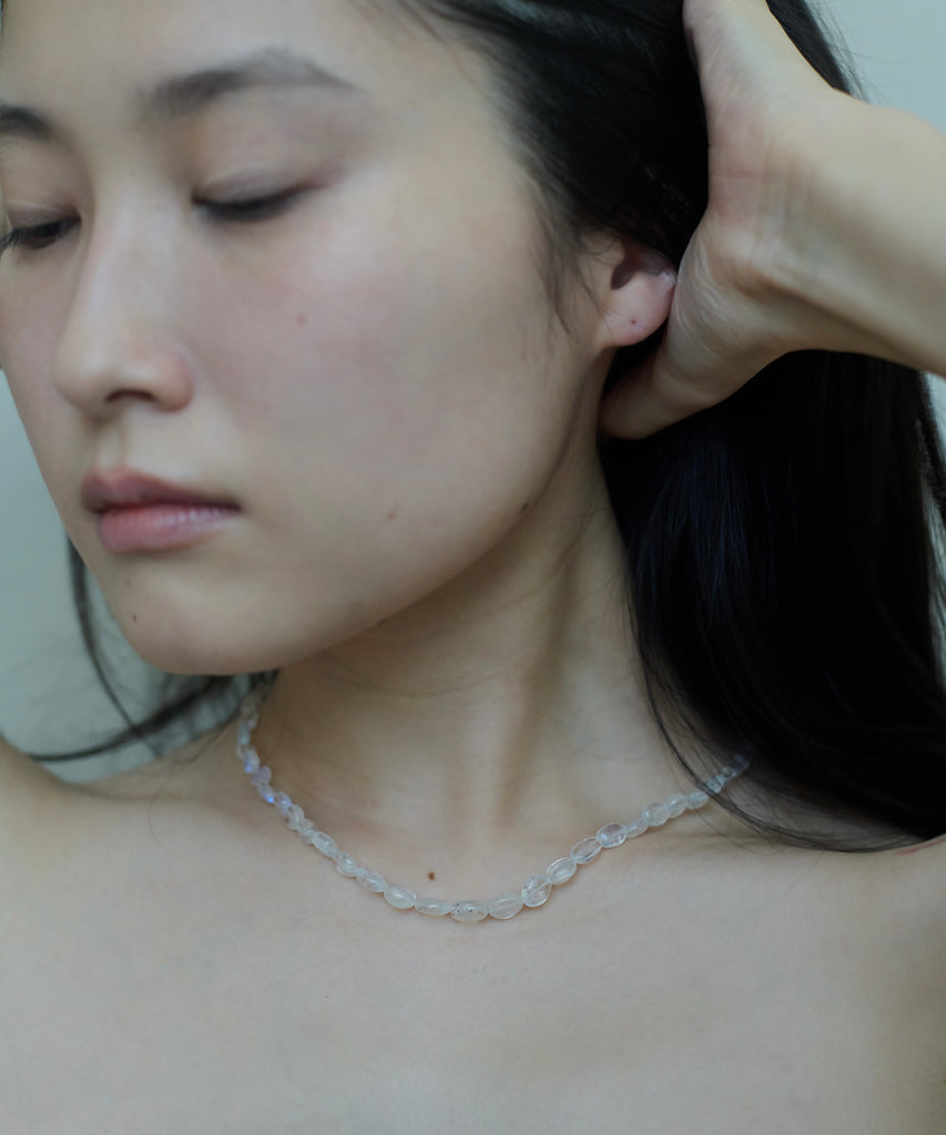 SHOKA COLLAR OVAL MOONSTONE