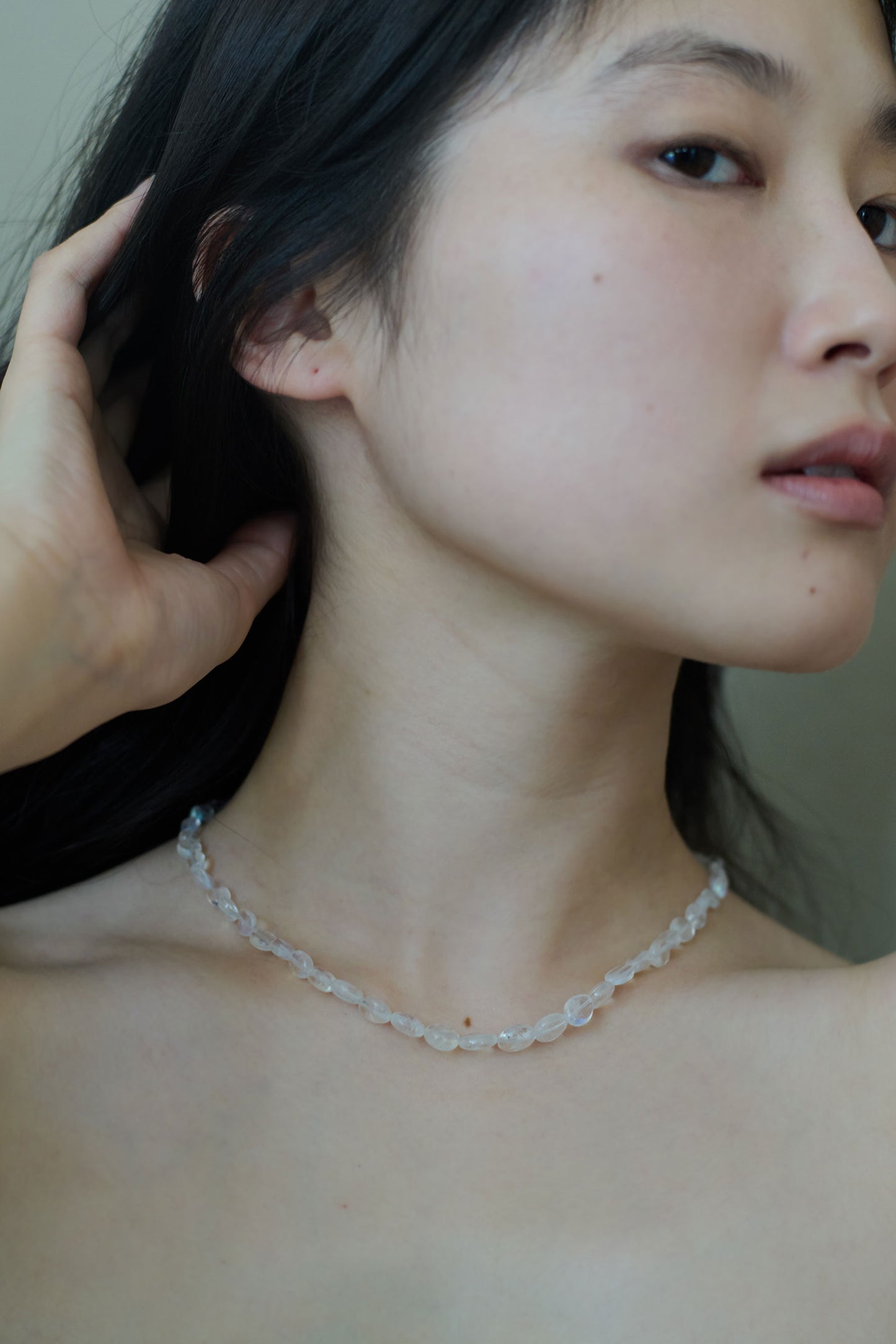 SHOKA COLLAR OVAL MOONSTONE