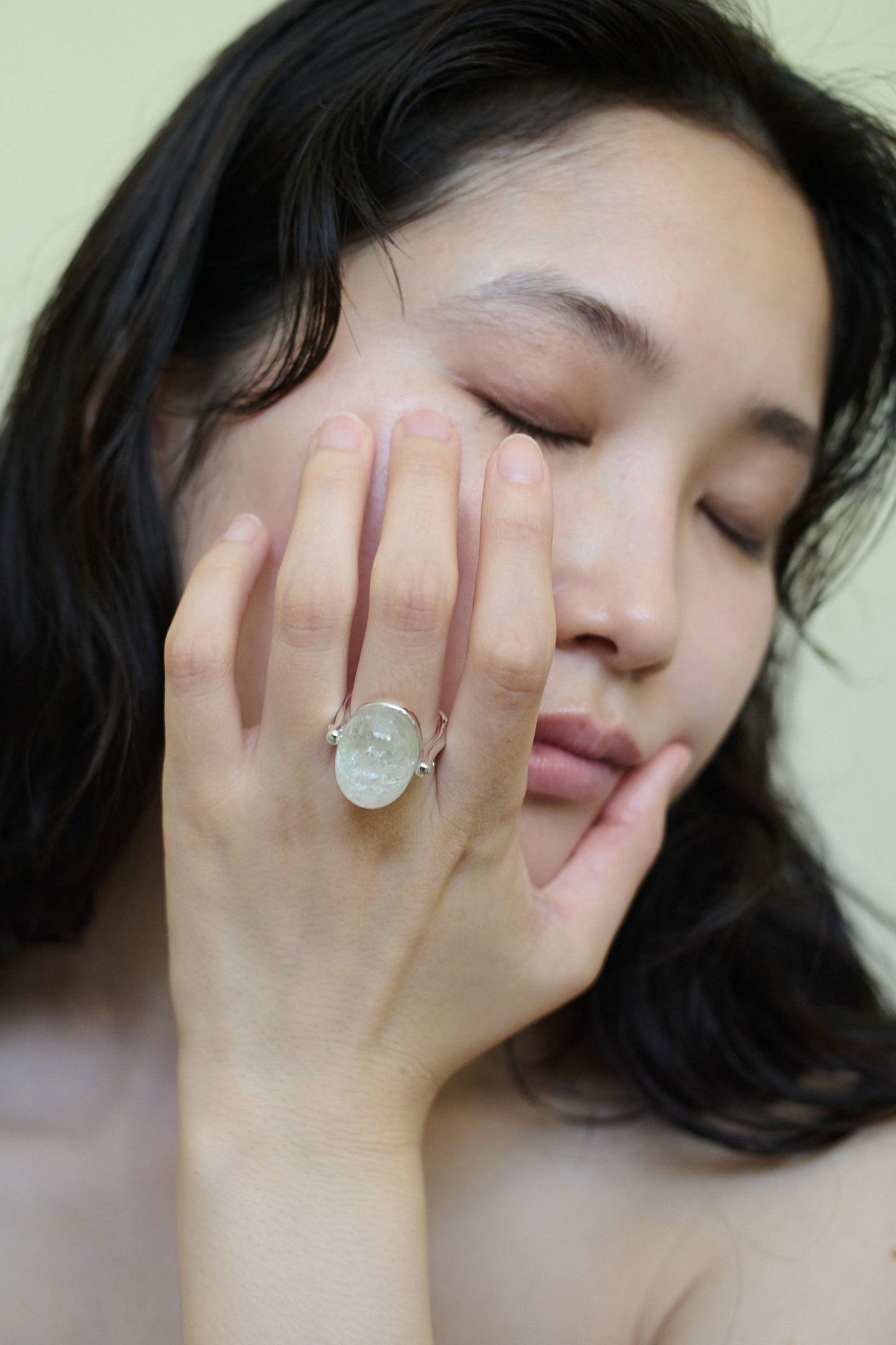 PUFFY STONE RING/IRIS QUARTZ