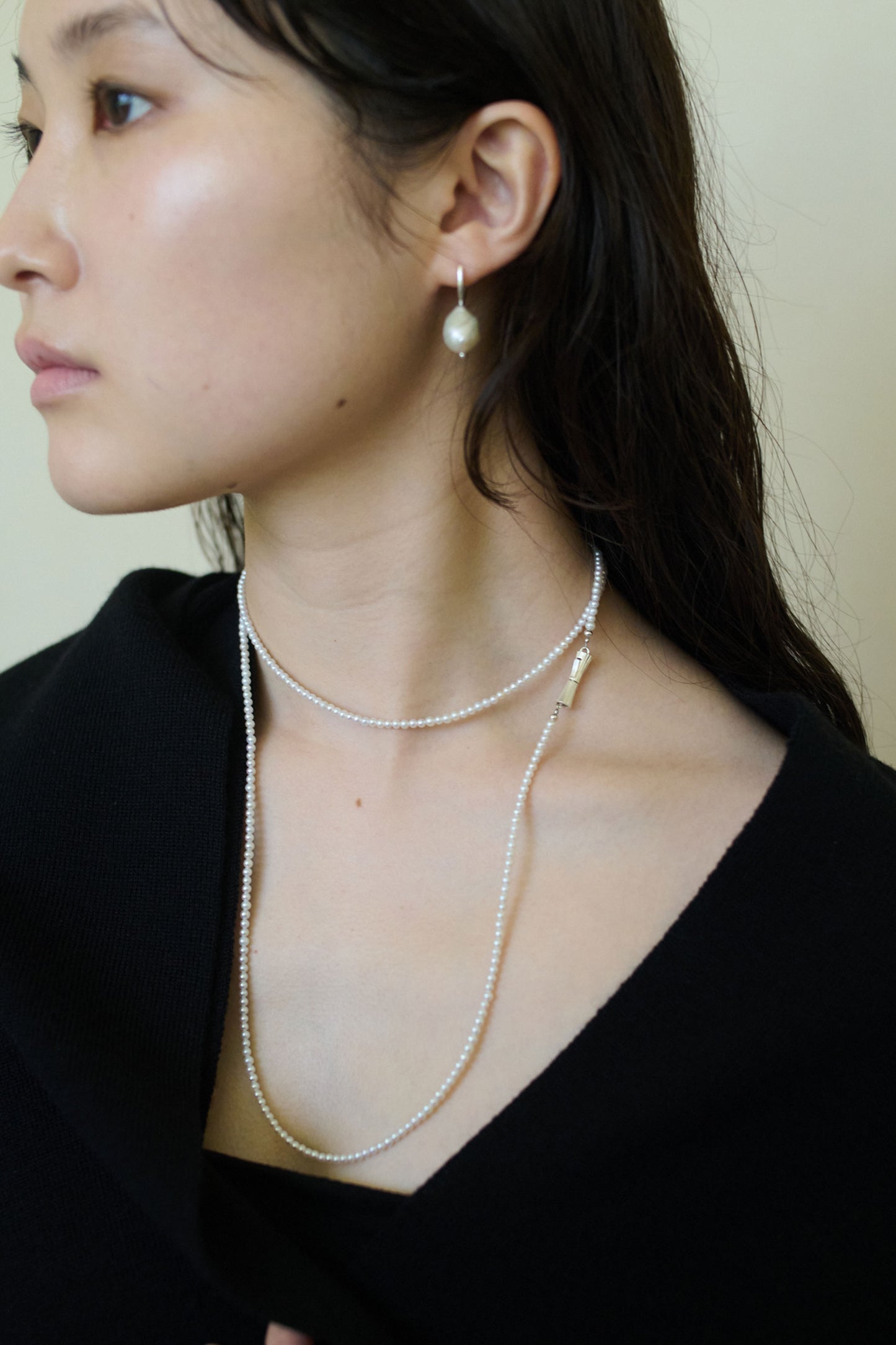 DELICATE PEARL NECKLACE