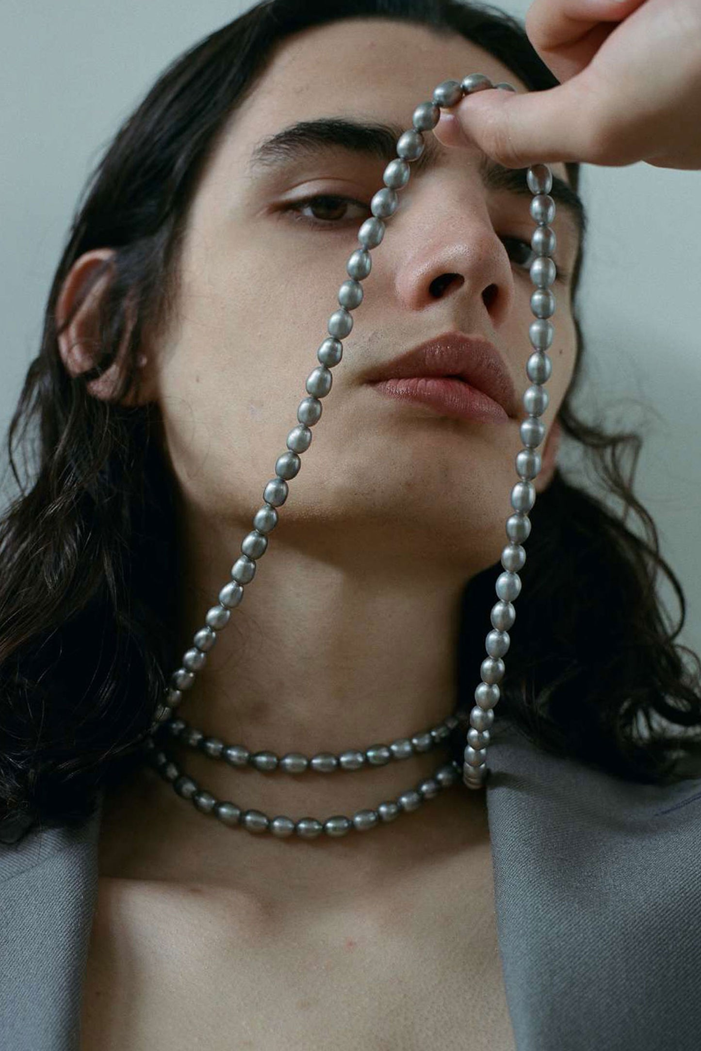 GRAY CLASSIC PEARL NECKLACE