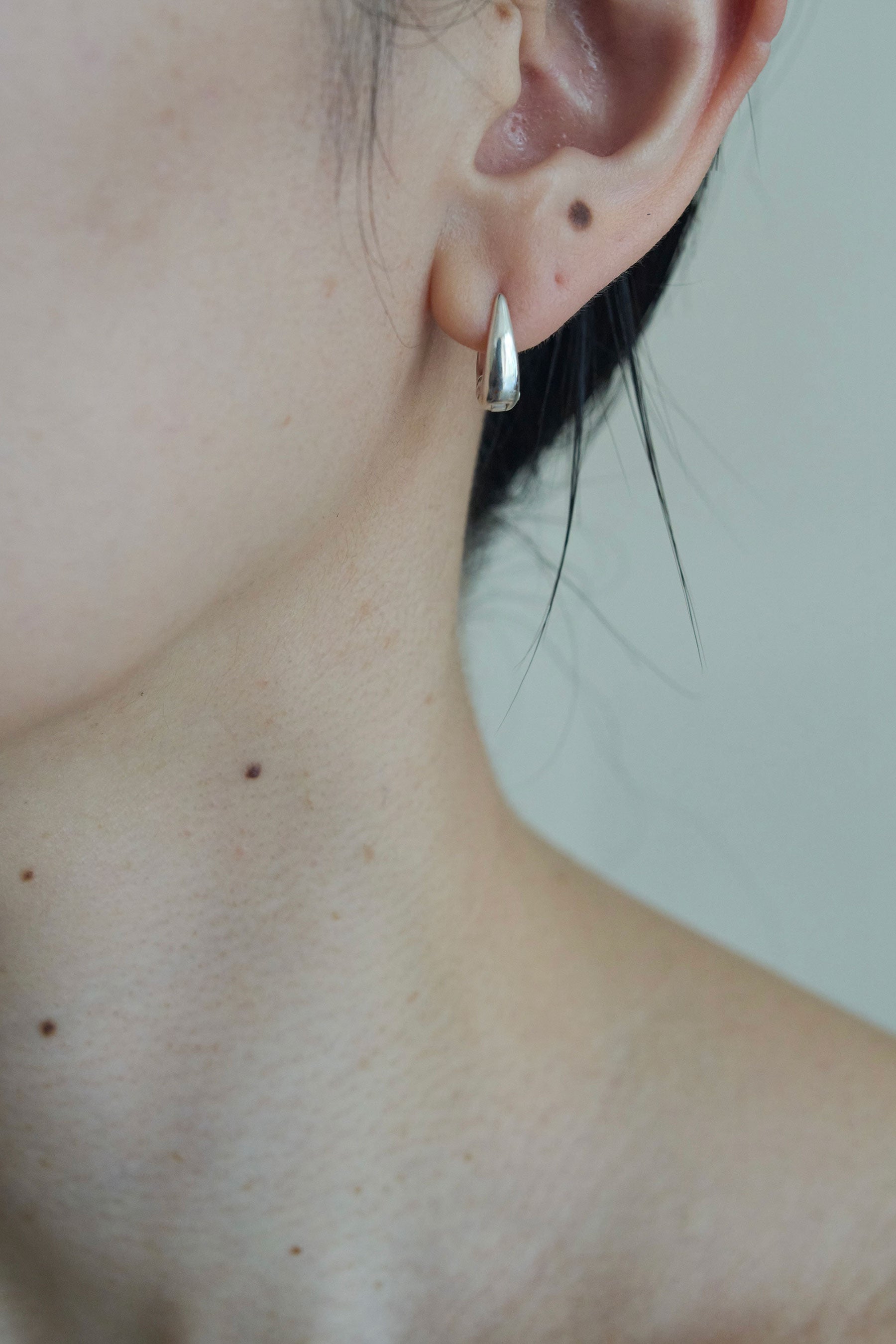 TINY THIN HOOPS｜R.ALAGAN(ララガン)公式通販｜シンフープピアス