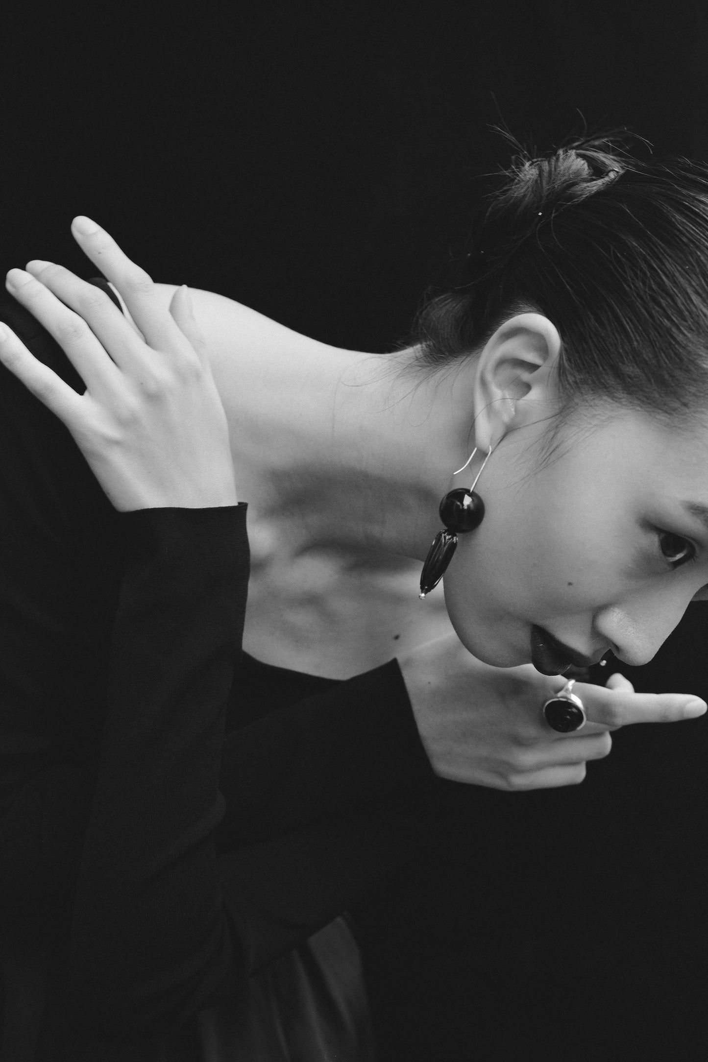 HISHI DROP EARRINGS/BLACK