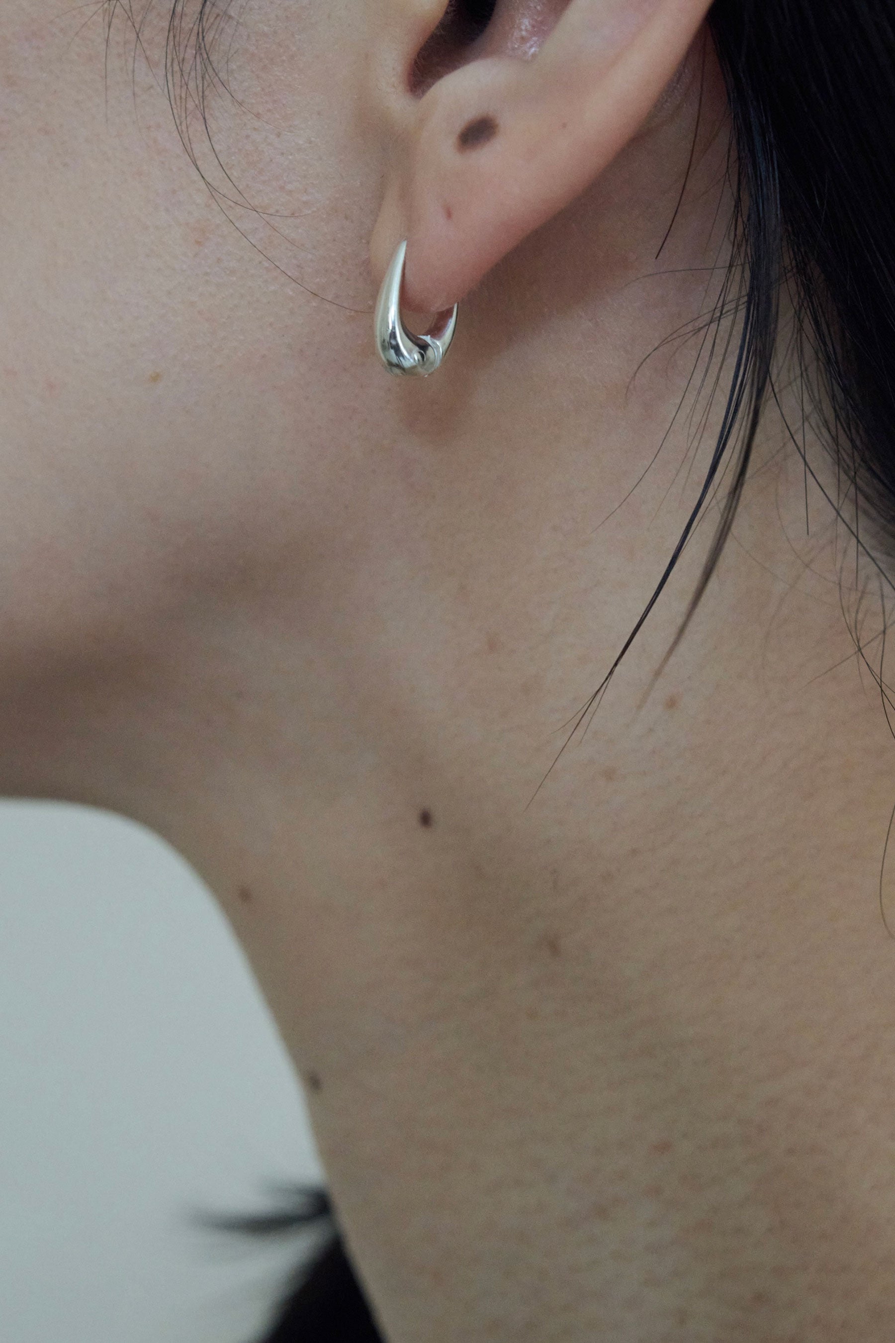 TINY THIN HOOPS｜R.ALAGAN(ララガン)公式通販｜シンフープピアス