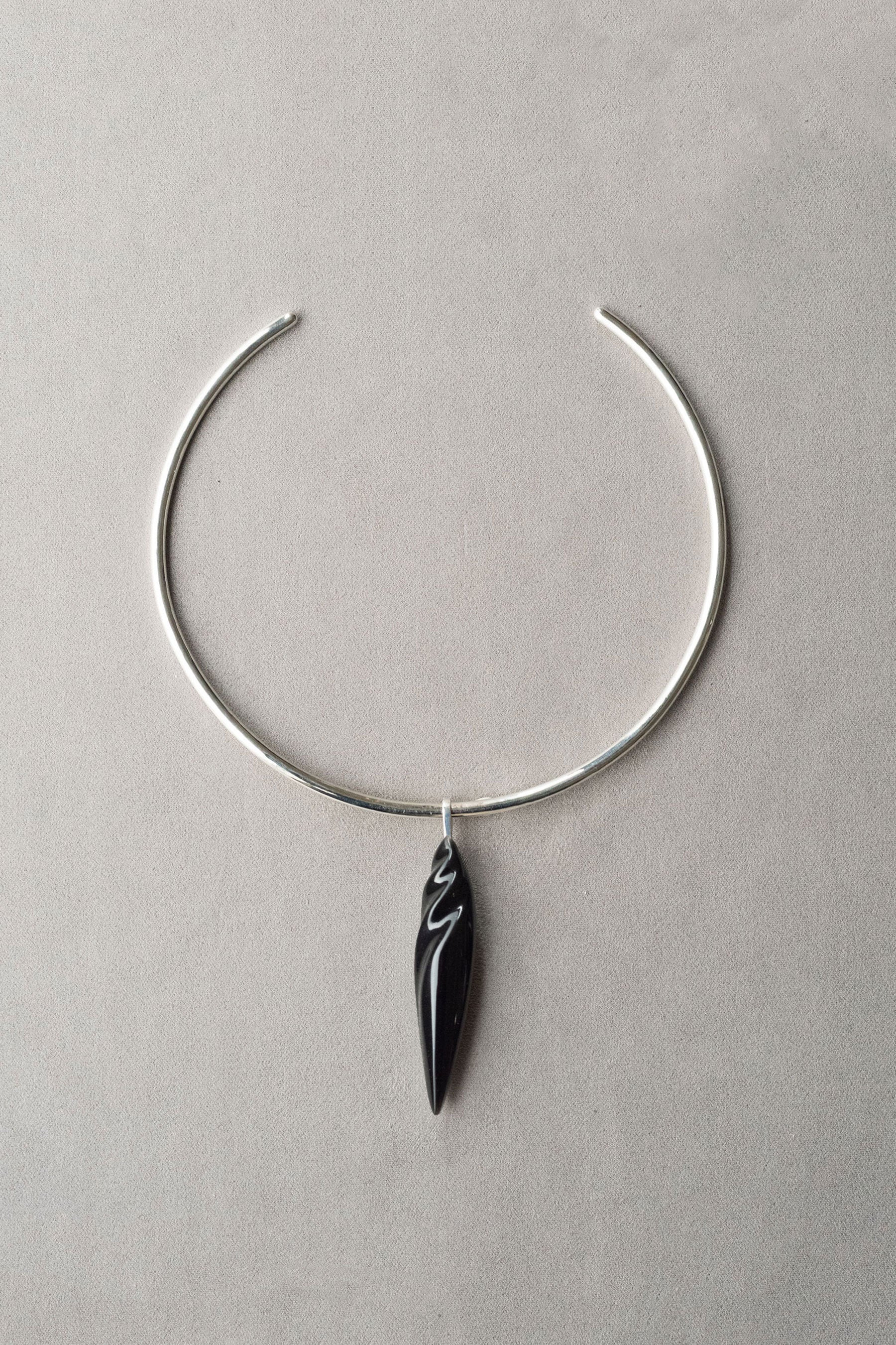 QUIETUDE COLLAR