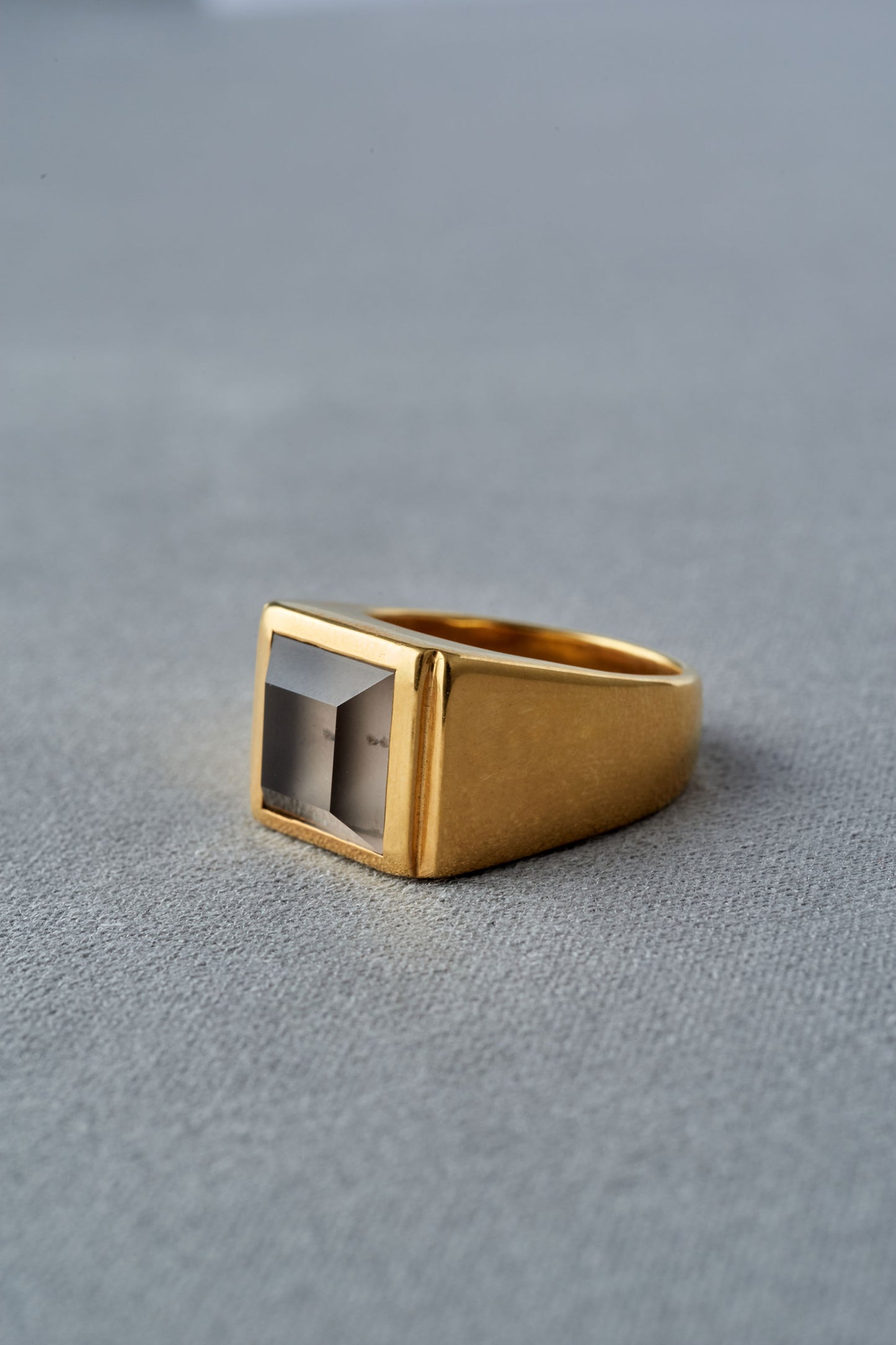 GRAND FATHER RING /SMOKY