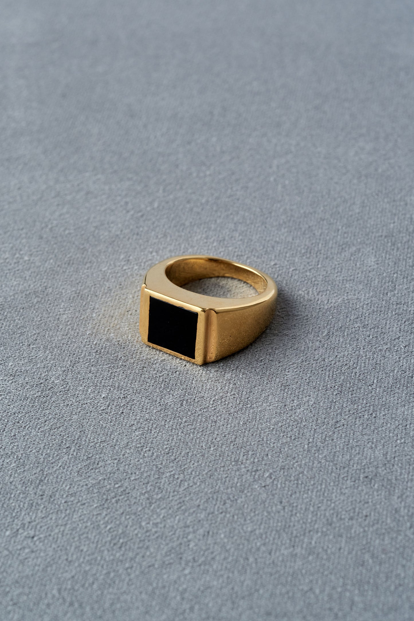 SIGNET RING/ONYX