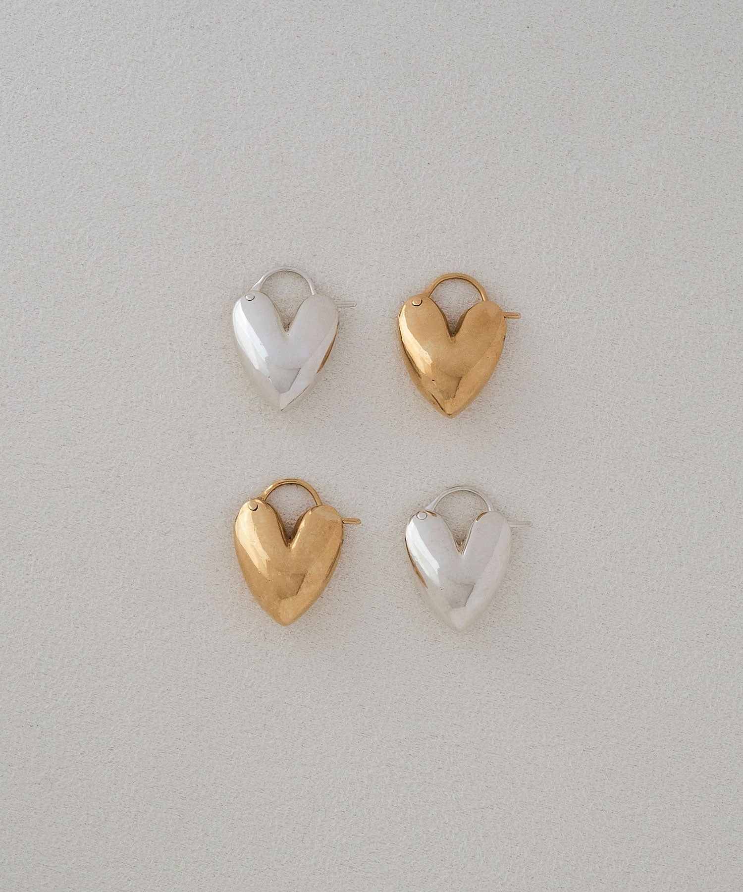 TINY PUFFY HEART HOOPS｜R.ALAGAN(ララガン)公式通販｜ジュエリー、アクセサリー、イヤリング、ピアス