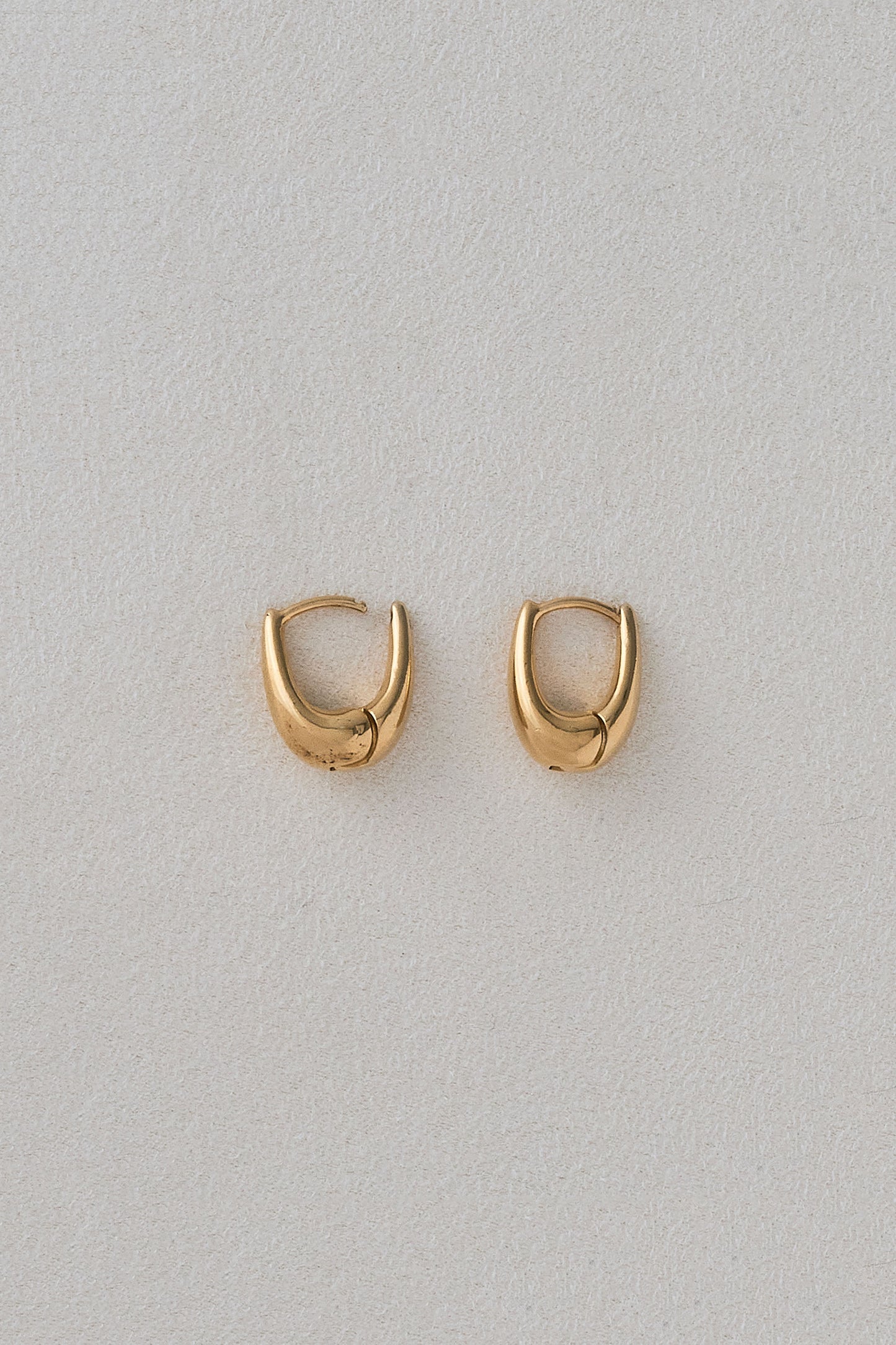 TINY TINY PUFFY HOOPS