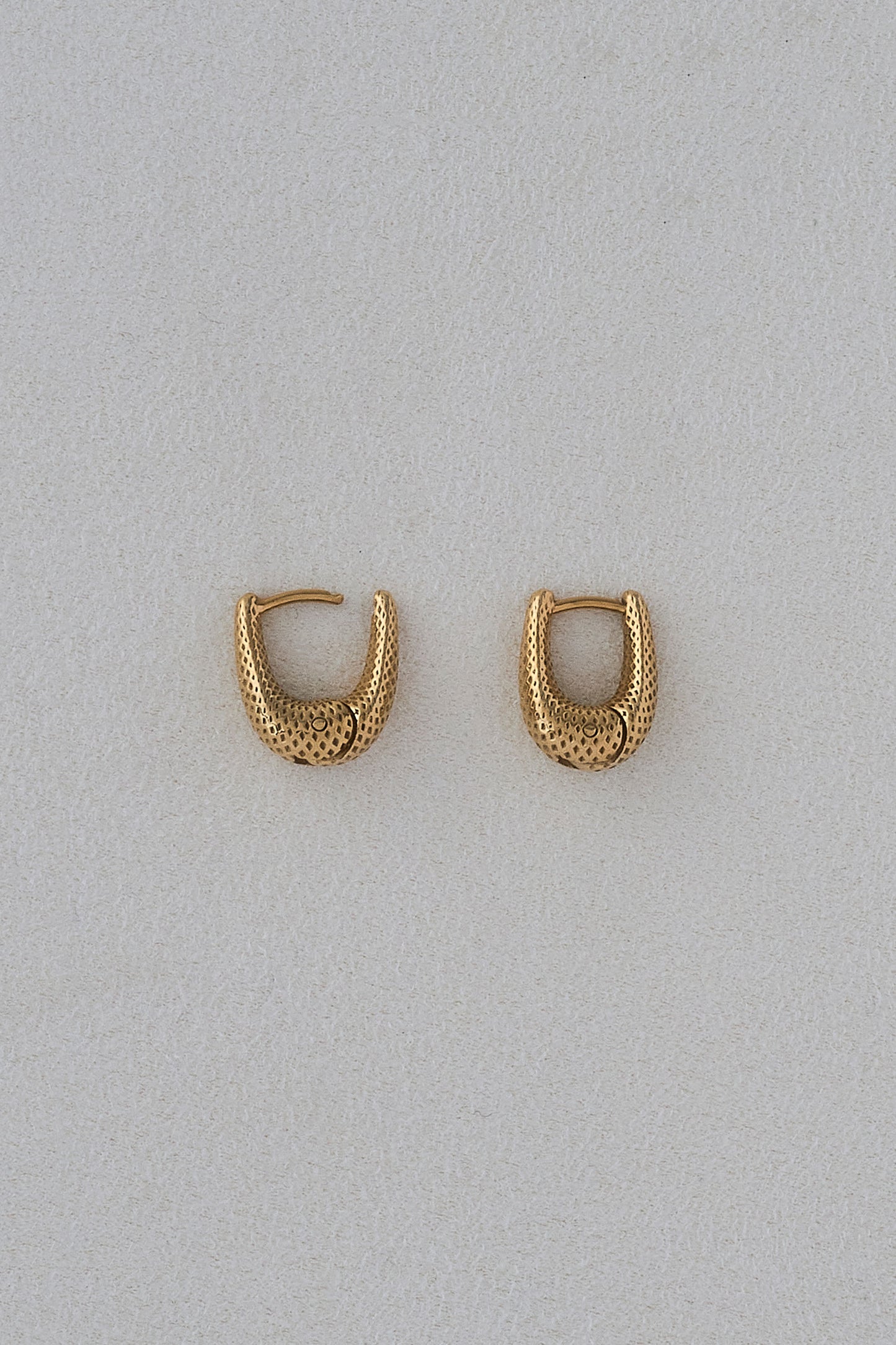 TINY TINY DOT PUFFY HOOPS
