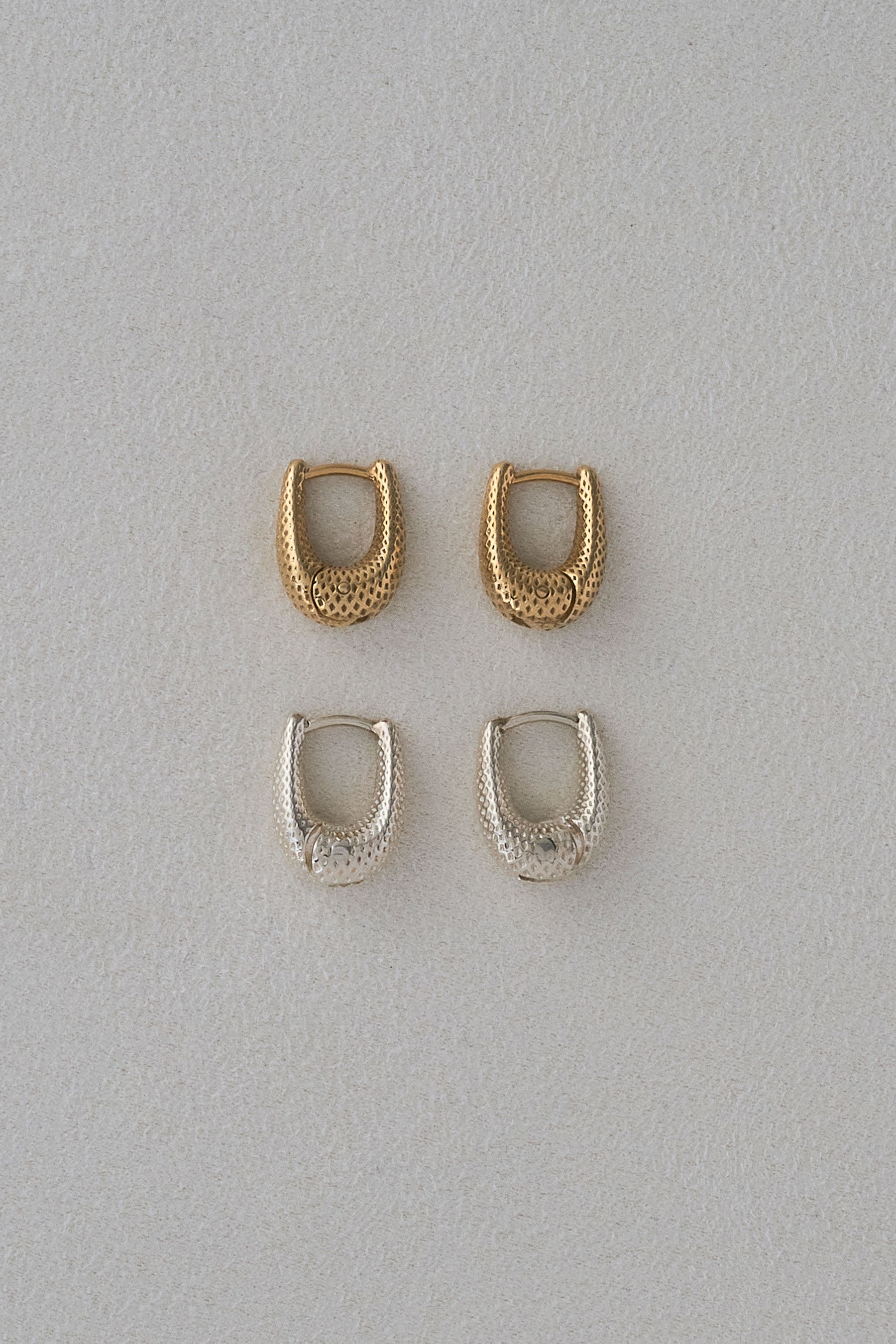 TINY TINY DOT PUFFY HOOPS｜R.ALAGAN(ララガン)公式通販｜ドット