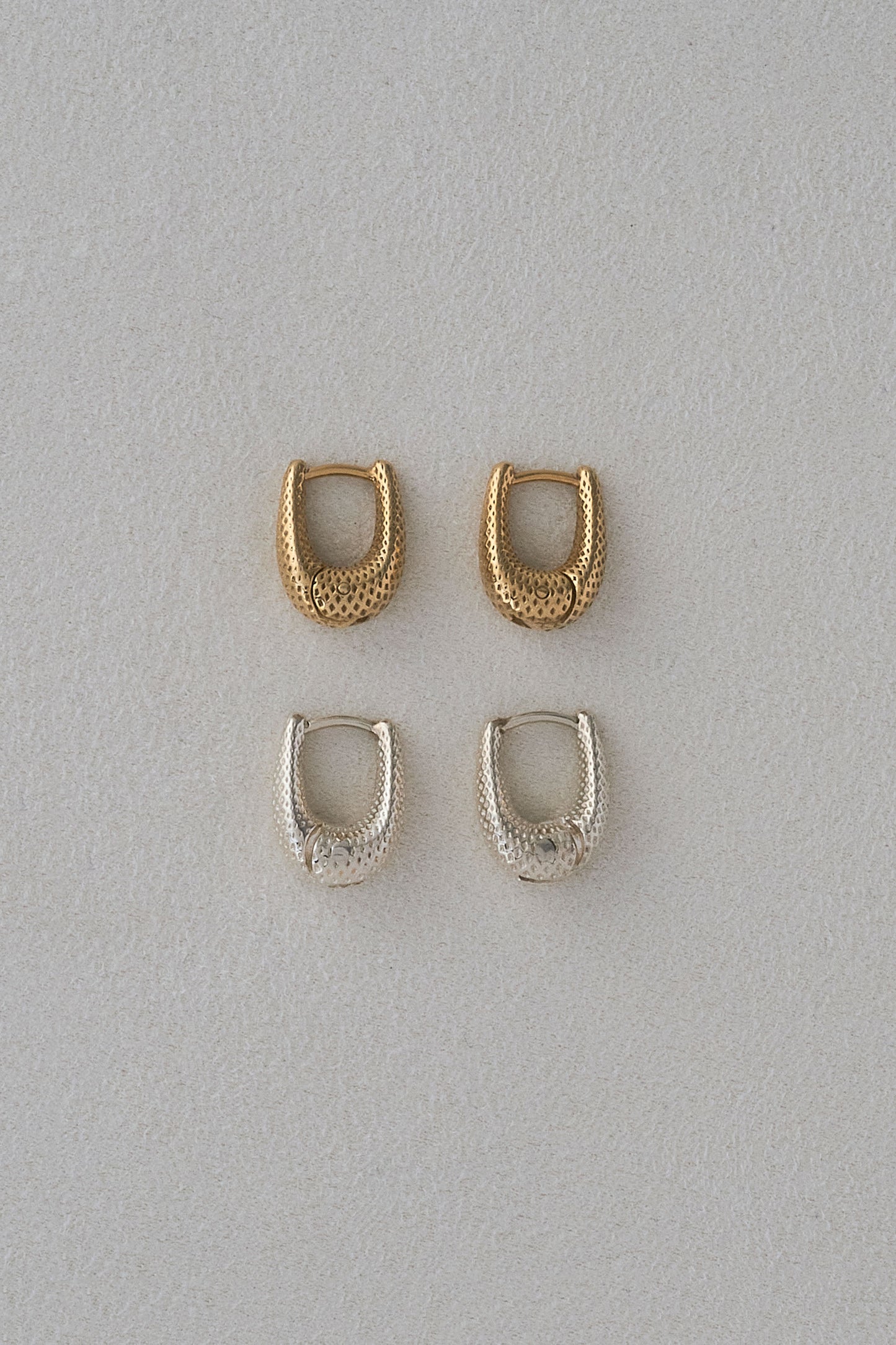 TINY TINY DOT PUFFY HOOPS