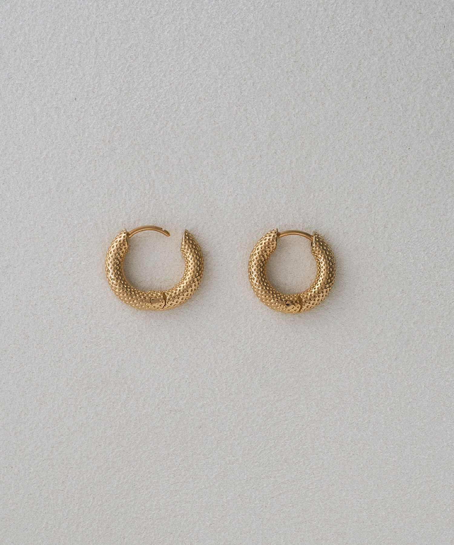 TINY DOT HOOPS｜R.ALAGAN(ララガン)公式通販｜ジュエリー