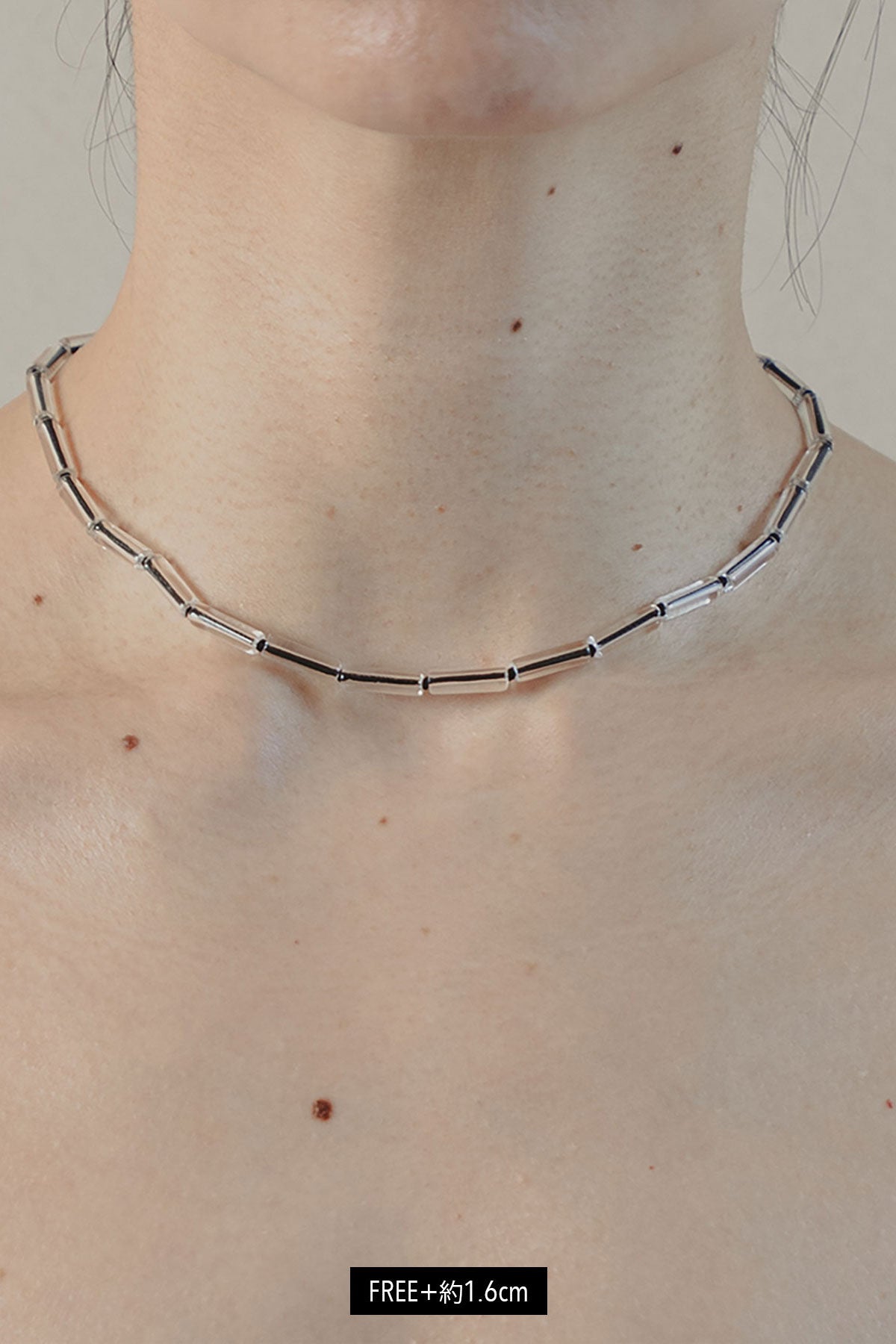 SMALL TUBE CRYSTAL NECKLACE