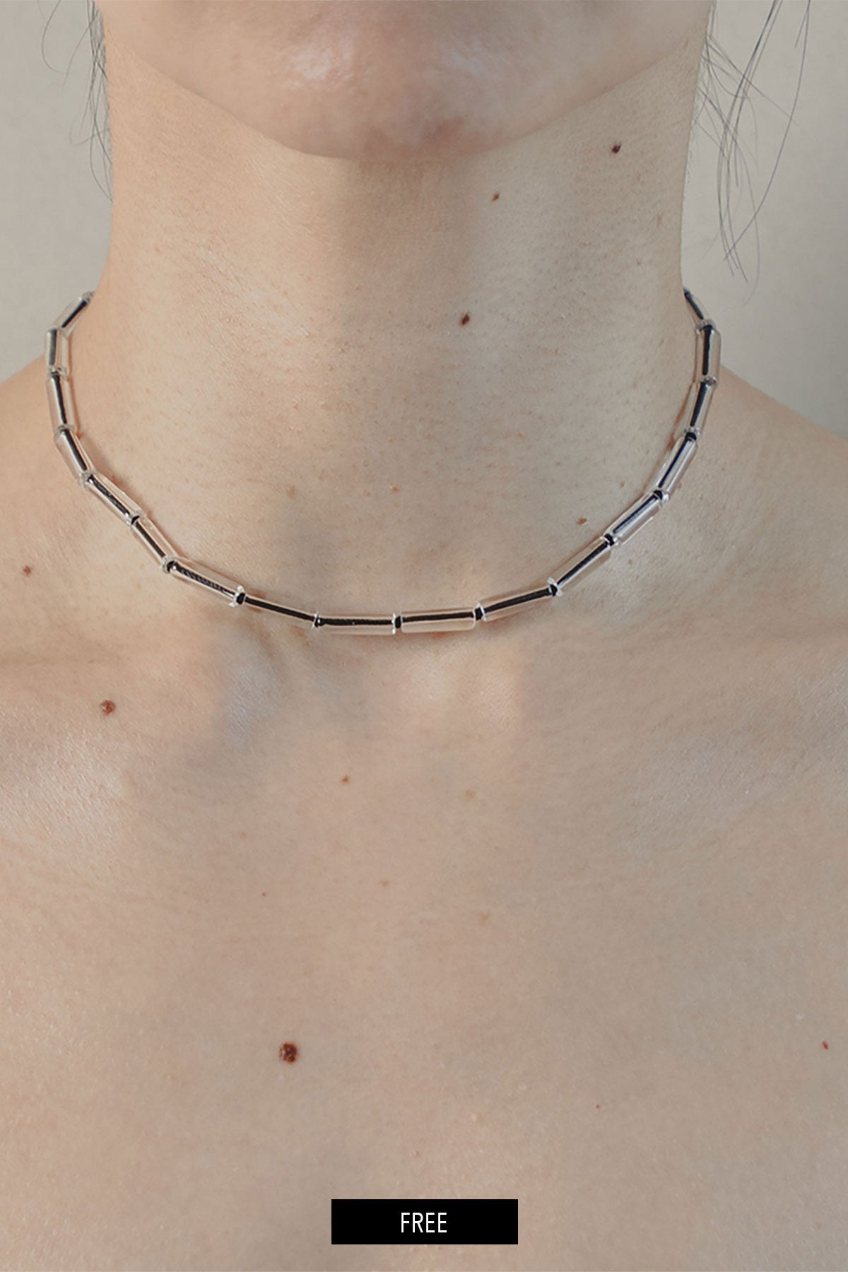 SMALL TUBE CRYSTAL NECKLACE