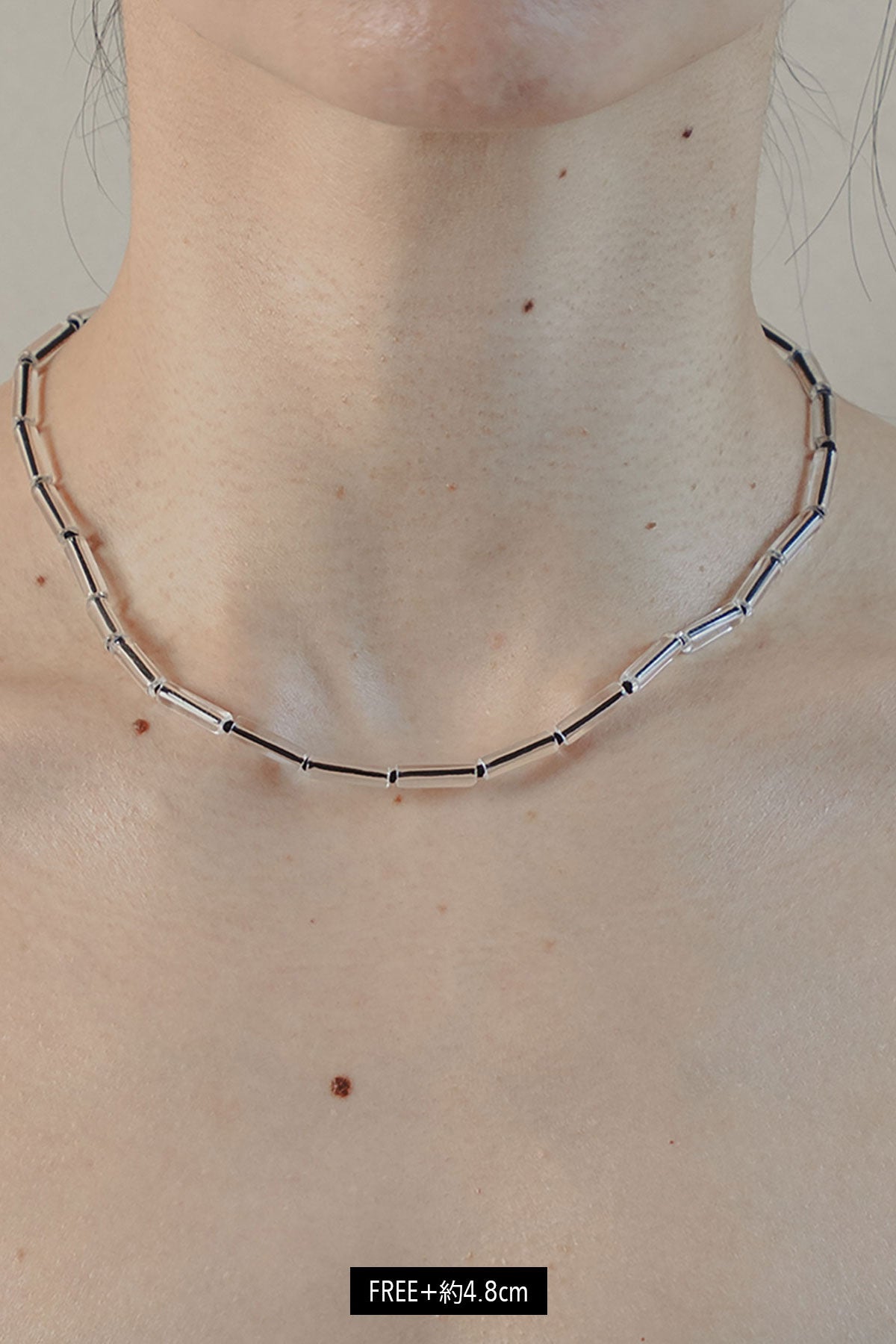SMALL TUBE CRYSTAL NECKLACE