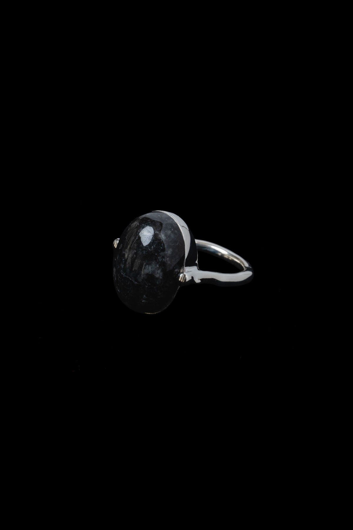 PUFFY STONE RING/ BLACK JADEITE