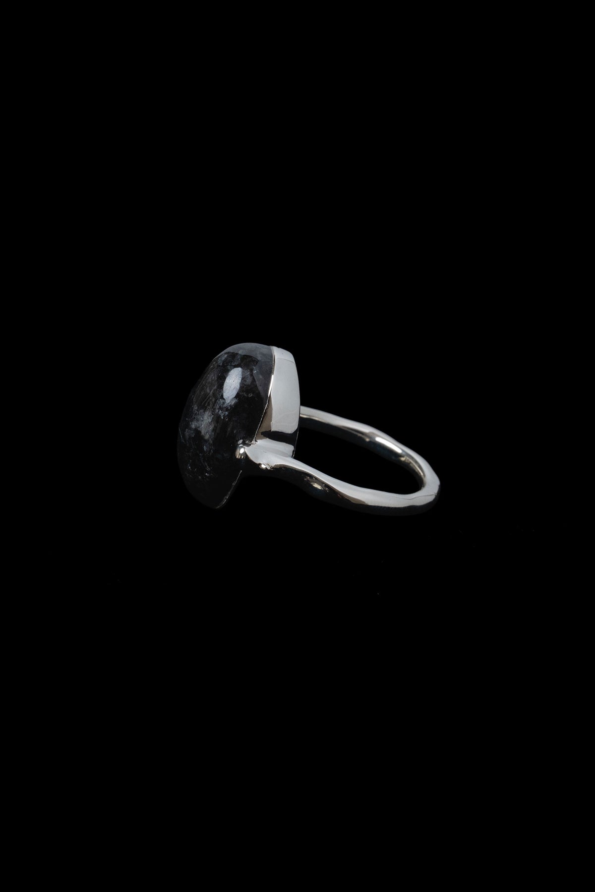 PUFFY STONE RING/ BLACK JADEITE