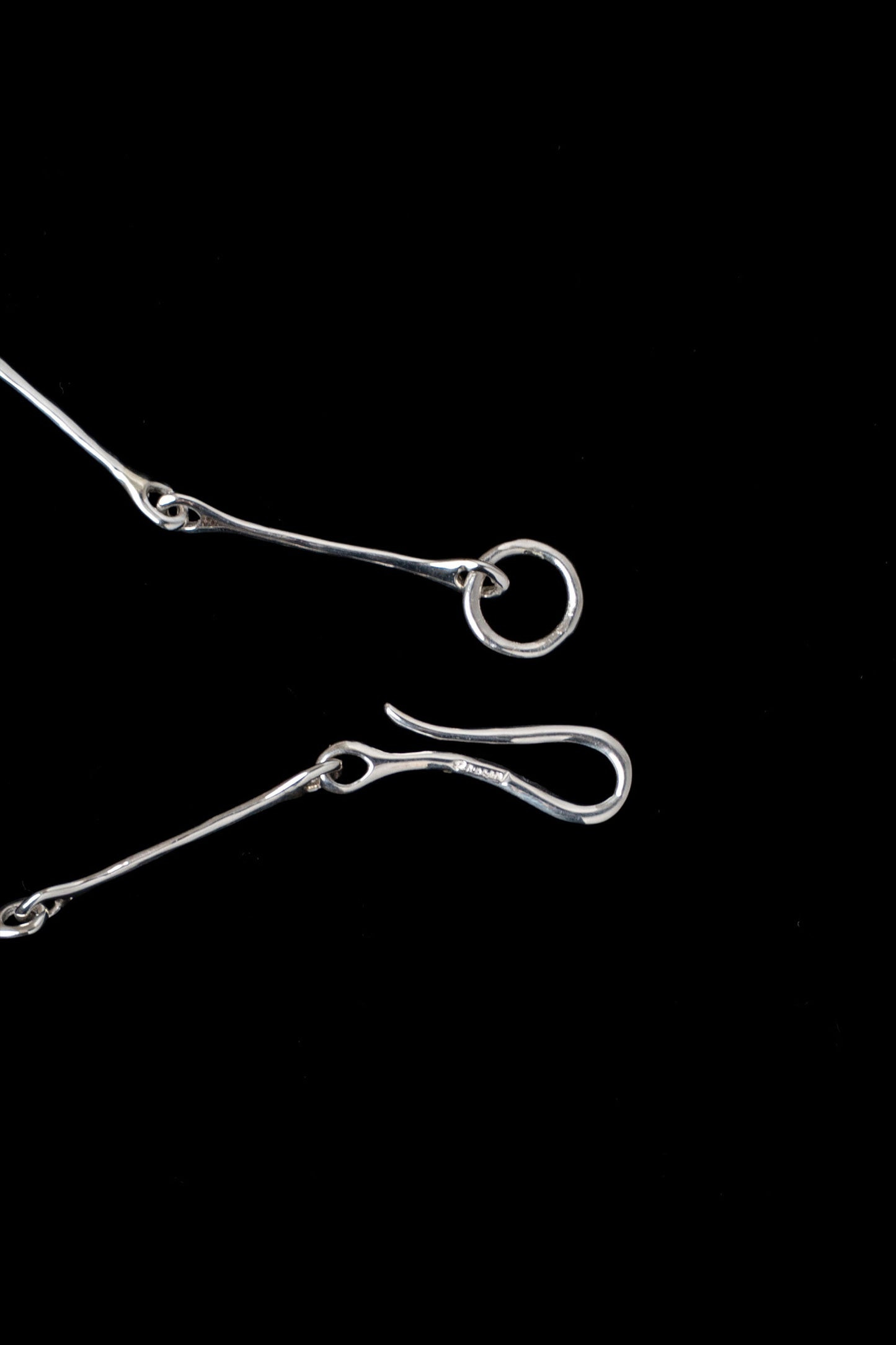 THIN FIBULA CHAIN BRACELET