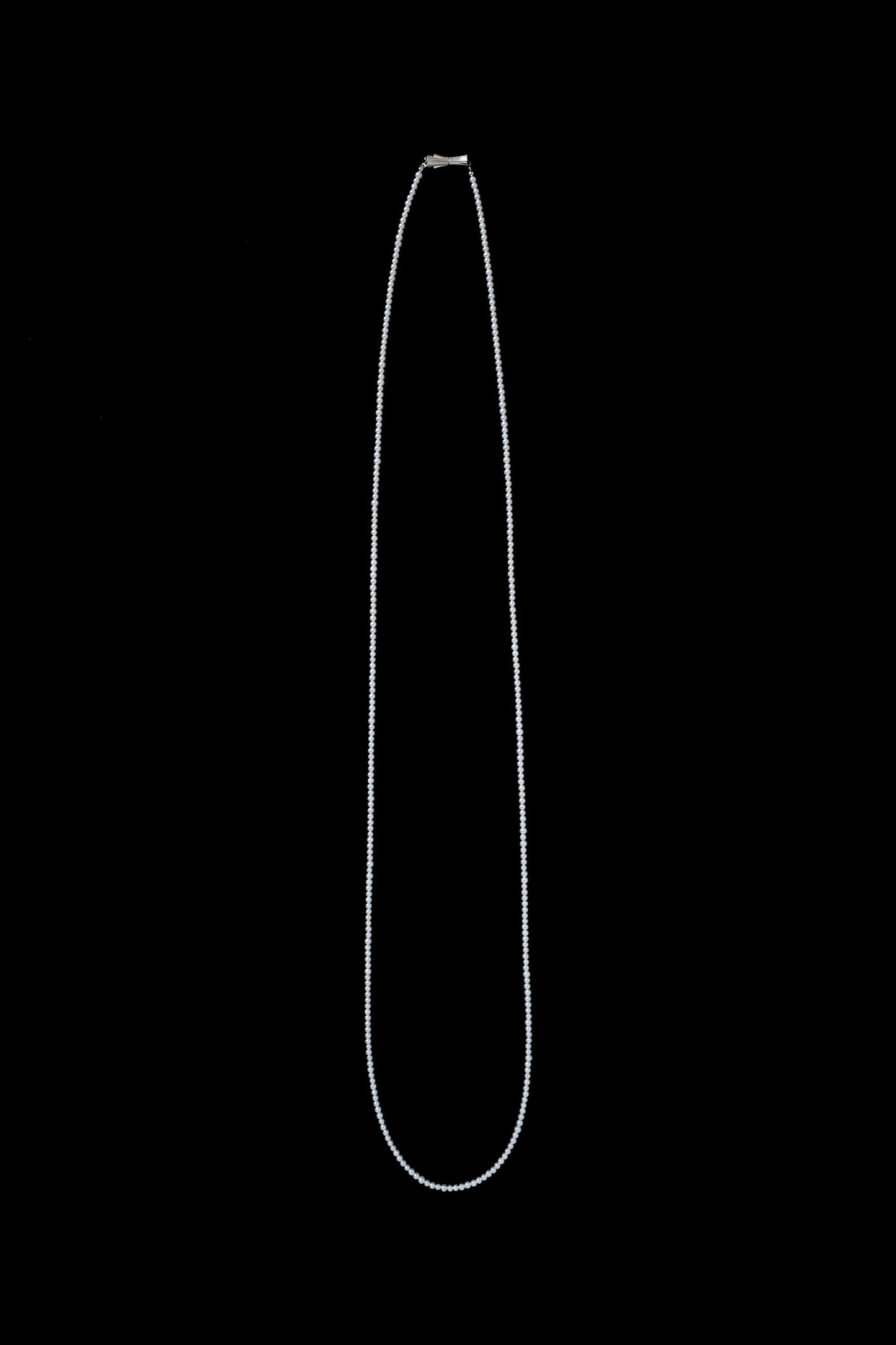 DELICATE PEARL NECKLACE