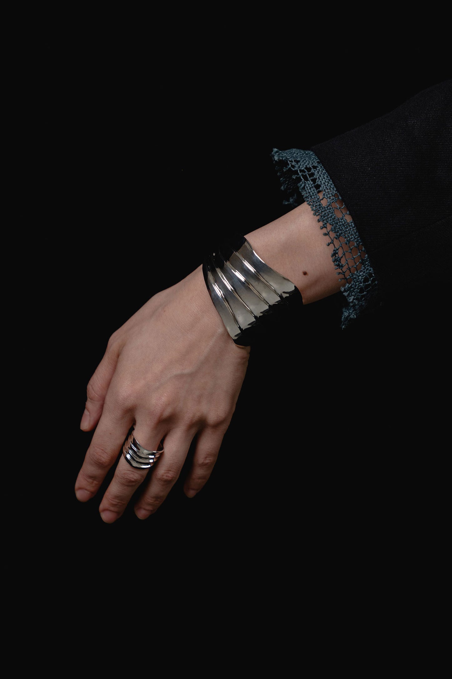 RIPPLE BANGLE