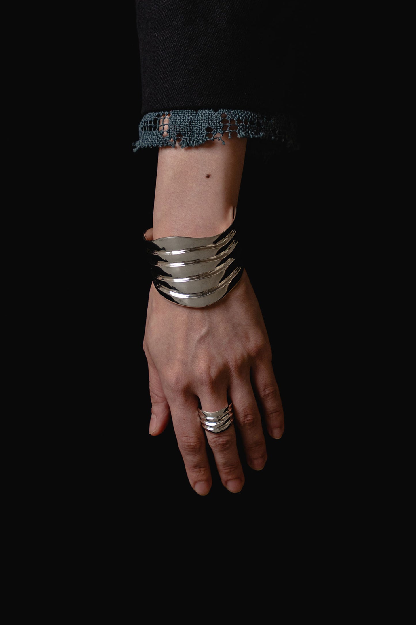 RIPPLE BANGLE