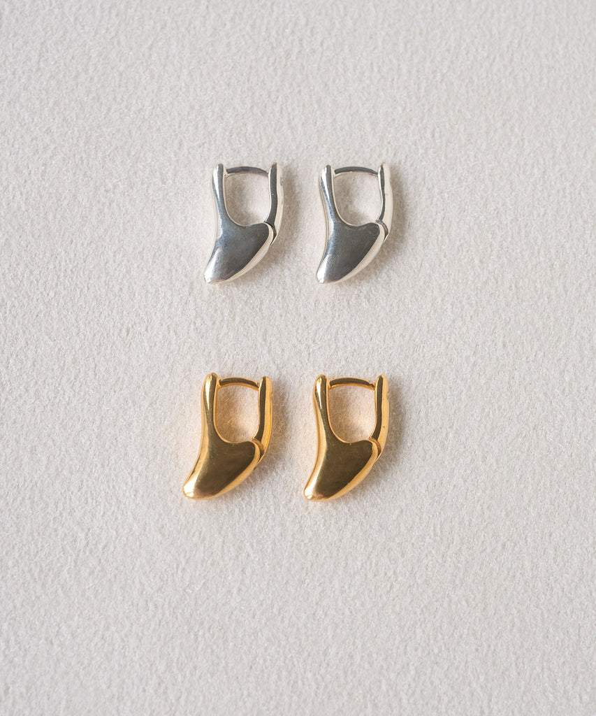TINY MOON HOOPS｜R.ALAGAN(ララガン)公式通販｜ムーン(月)ピアス