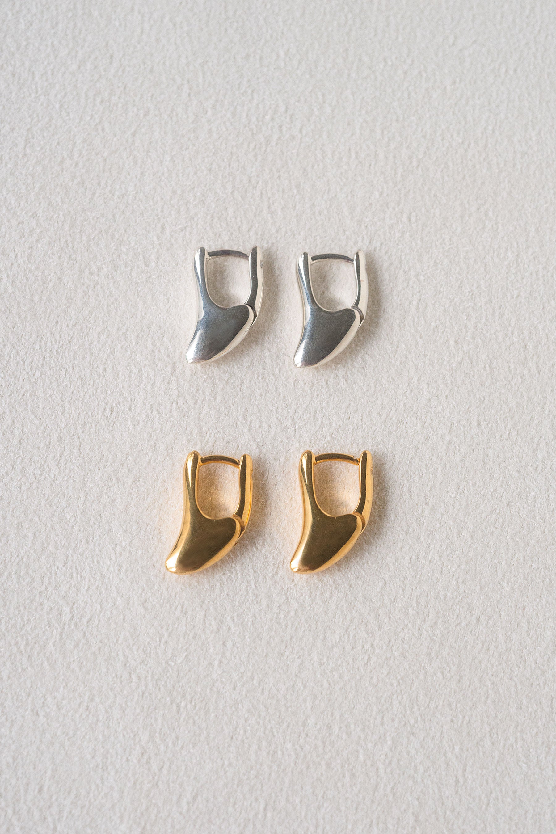 R.ALAGAN ララガン ピアス TINY MOON HOOPS｜R.ALAGAN(ララガン)公式通販｜ムーン(月)ピアス