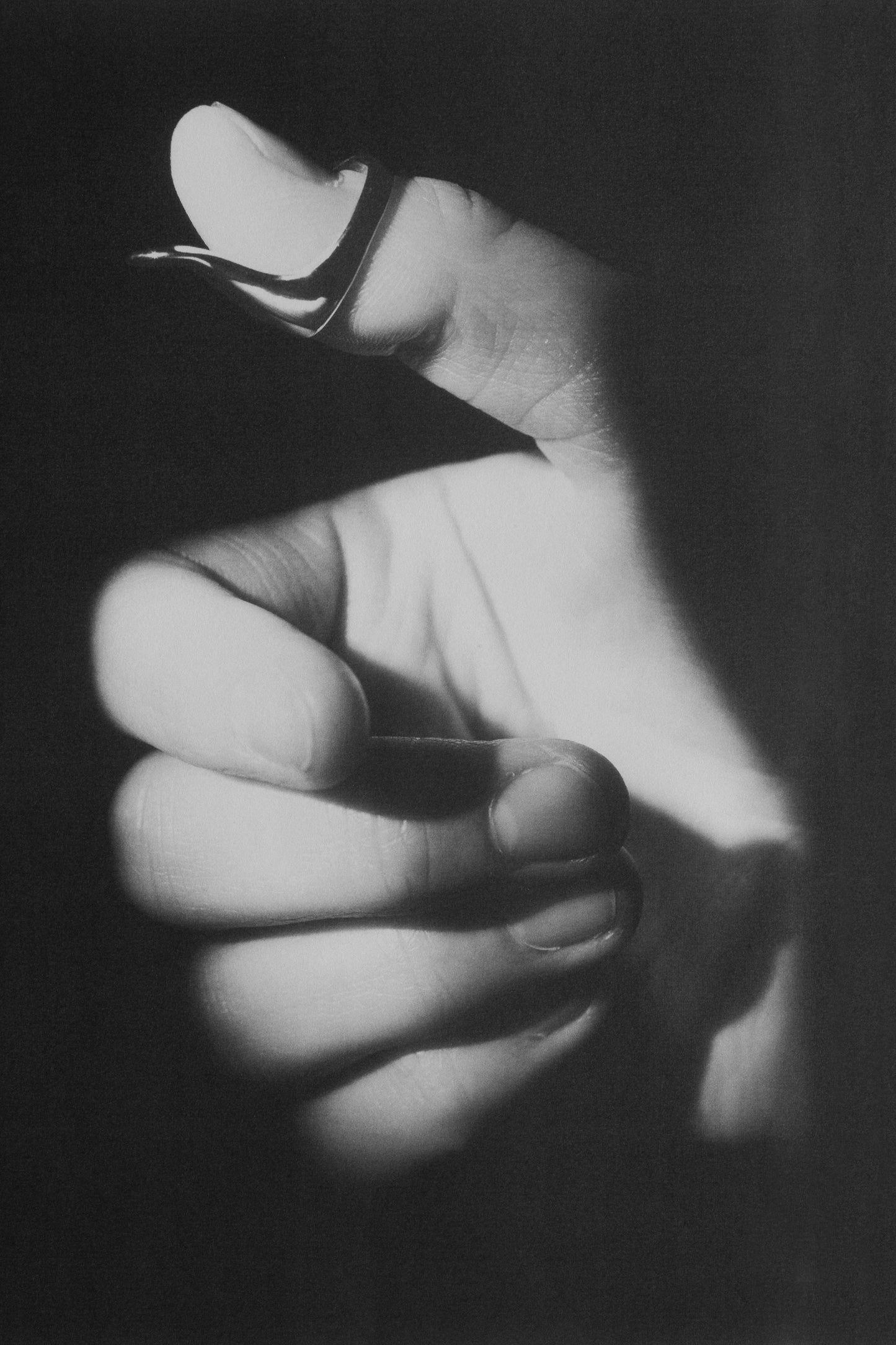 NAIL RING