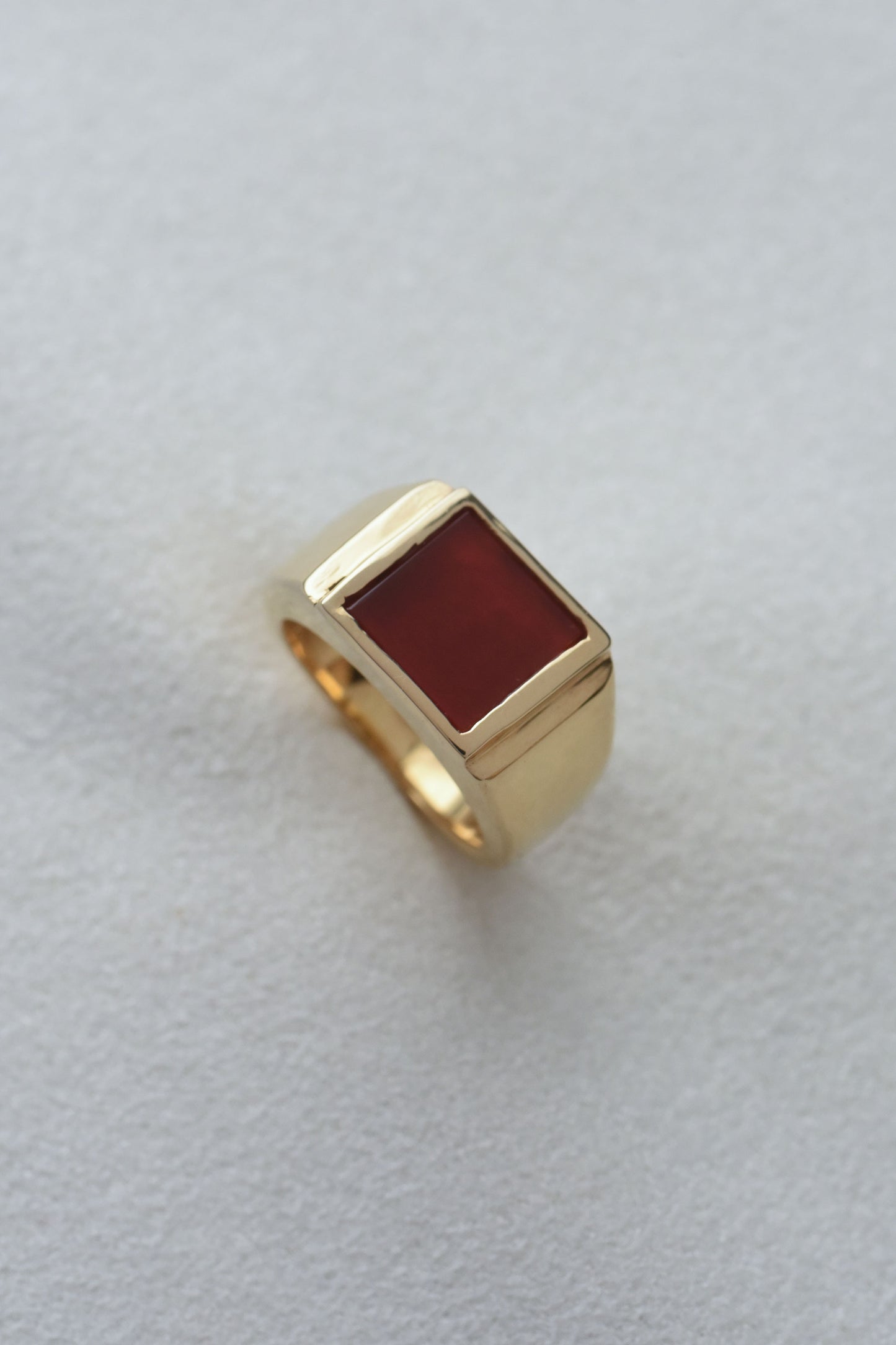 SIGNET RING/RED AGATE