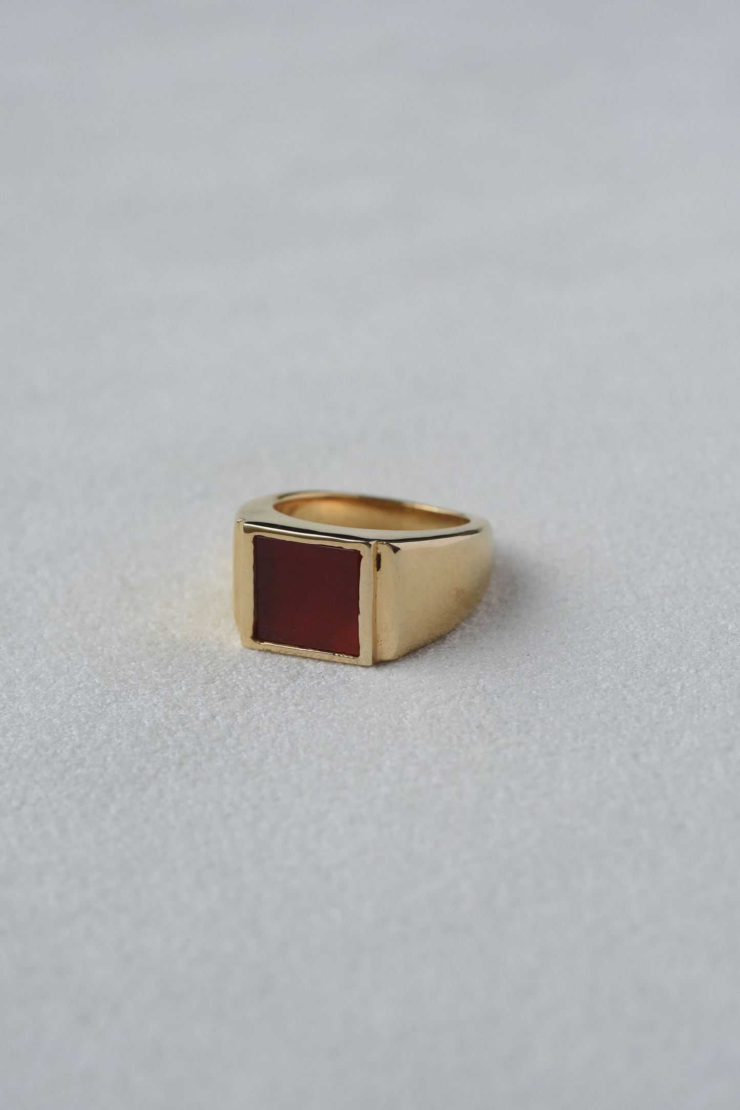 SIGNET RING/RED AGATE