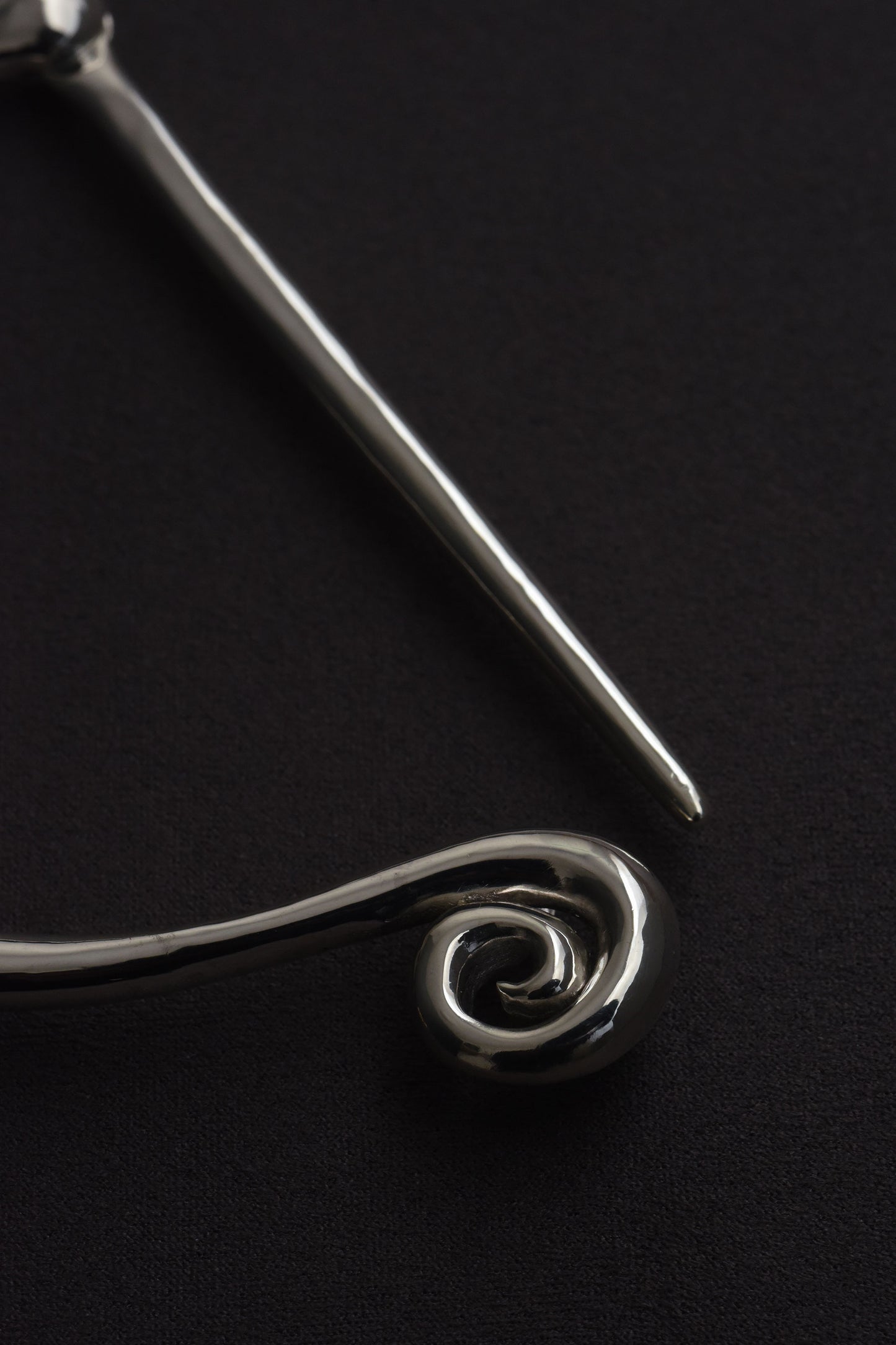 LARGE FIBULA BANGLE